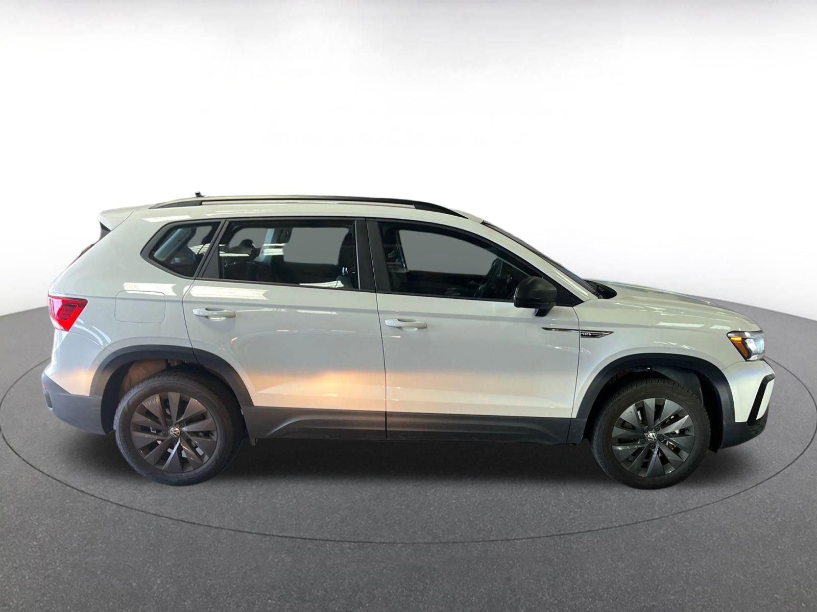 Thumbnail: 2024 Volkswagen Taos - 8
