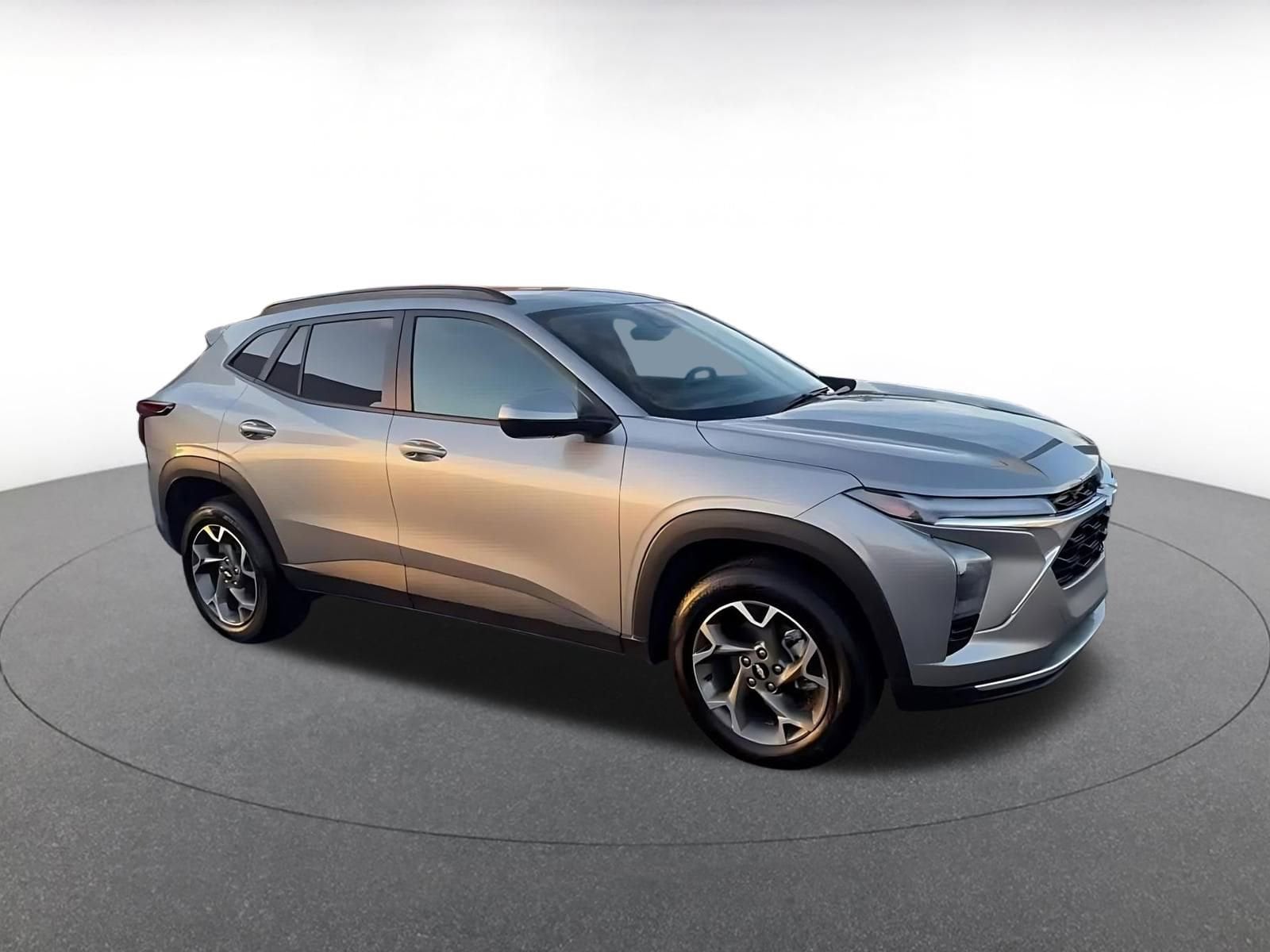 Thumbnail: 2025 Chevrolet Trax - 2