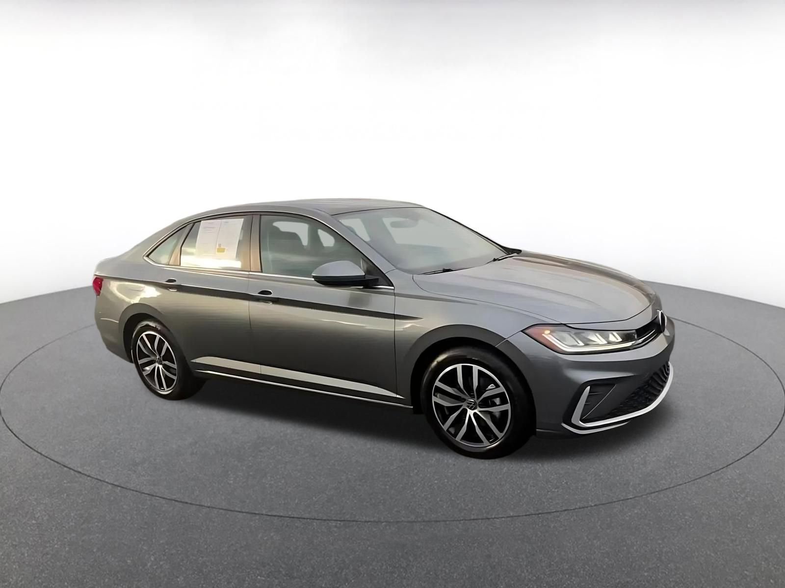 Thumbnail: 2025 Volkswagen Jetta - 2