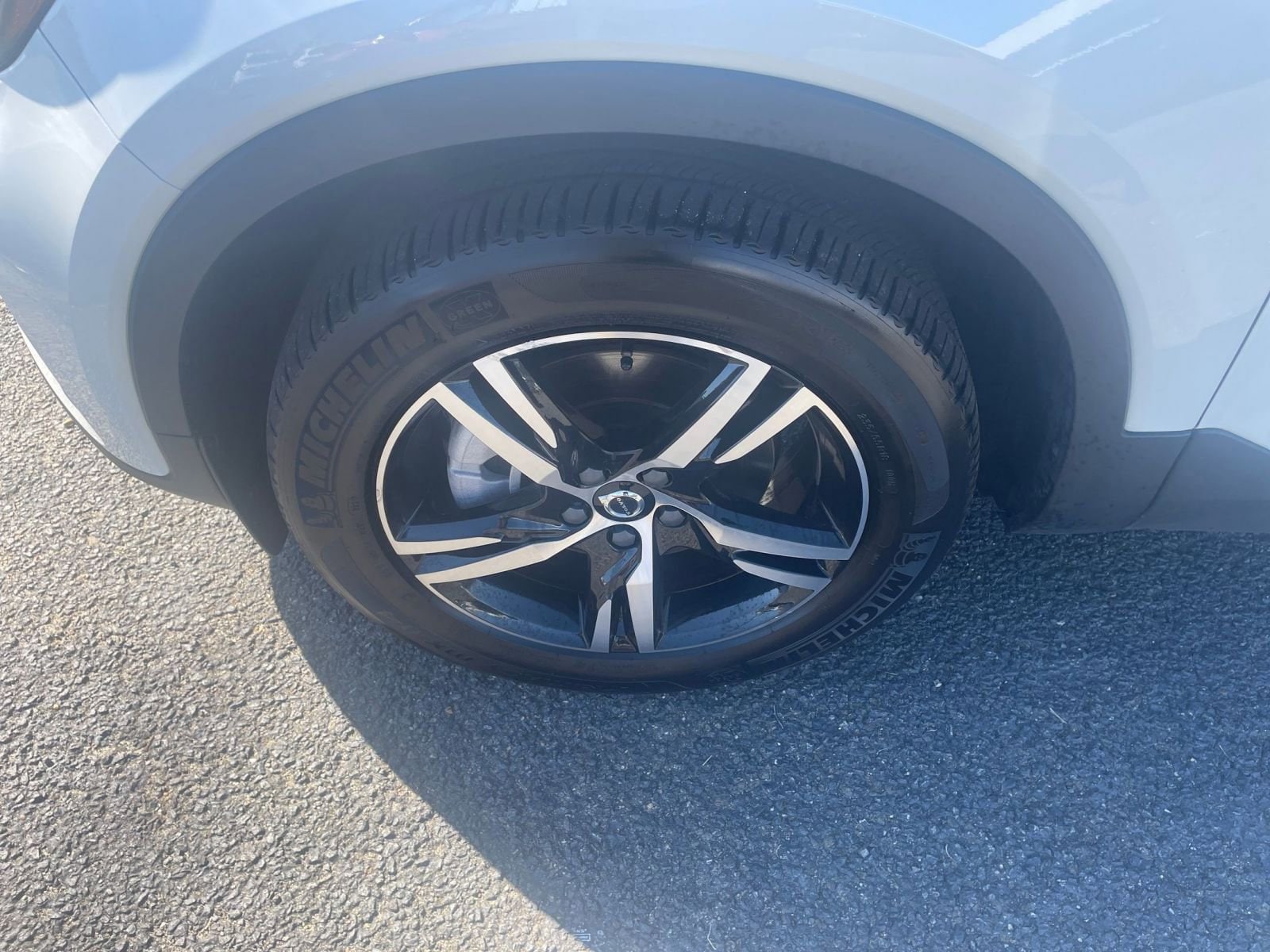 Thumbnail: 2024 Volvo XC40 - 30