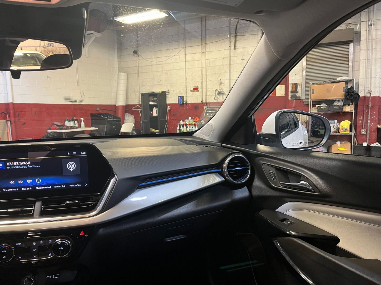 Thumbnail: 2025 Chevrolet Trax - 34