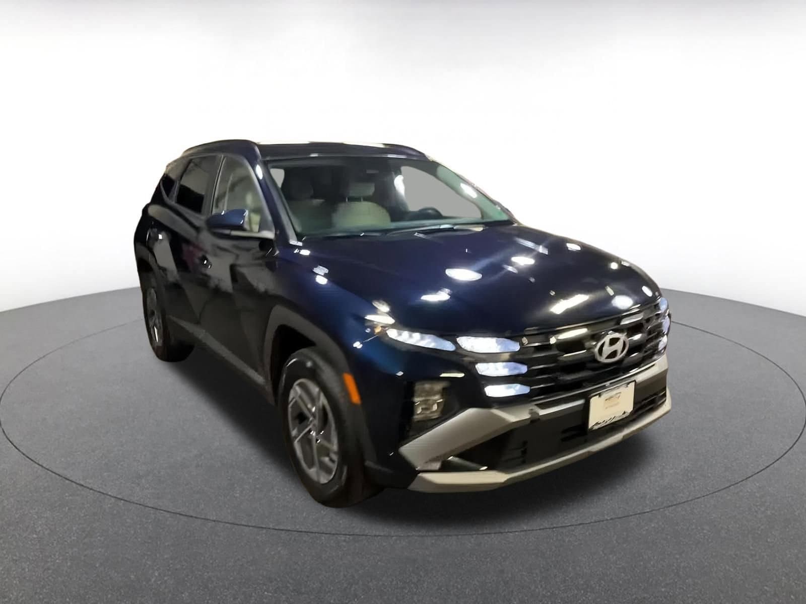 Thumbnail: 2025 Hyundai Tucson - 3