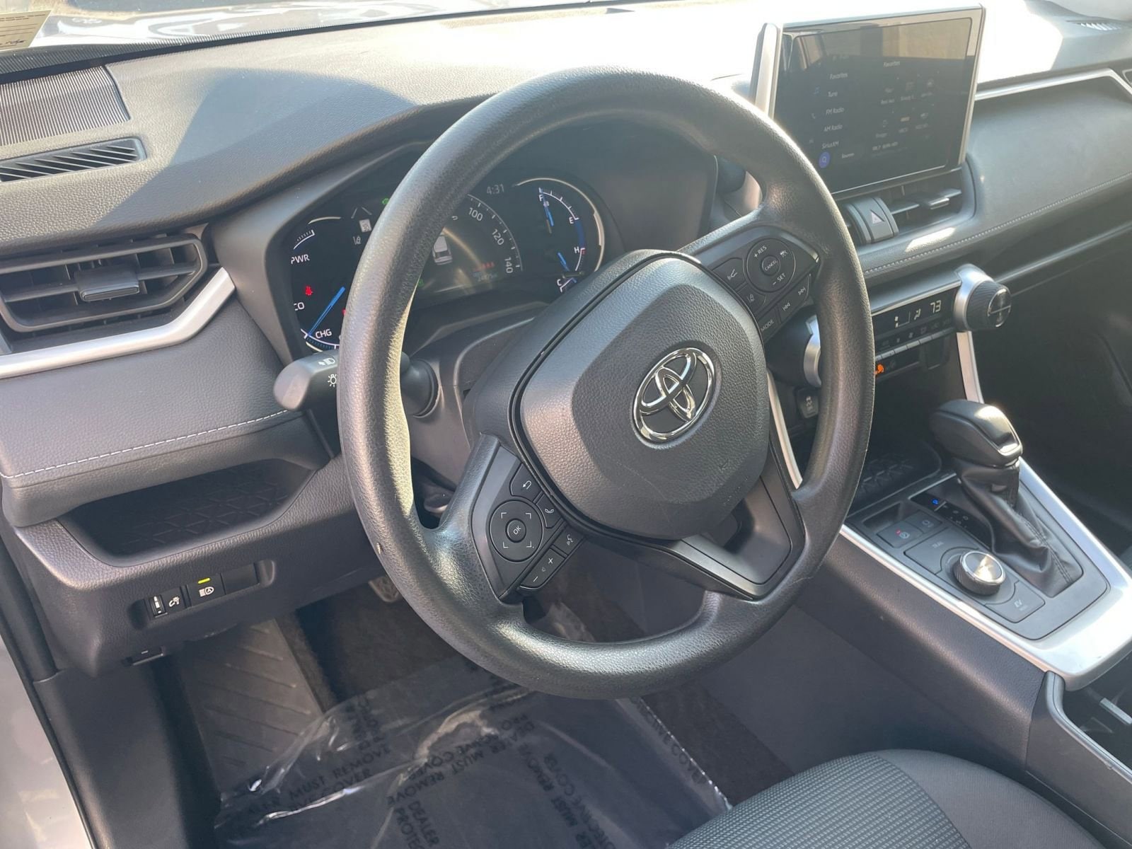 Thumbnail: 2025 Toyota RAV4 - 28