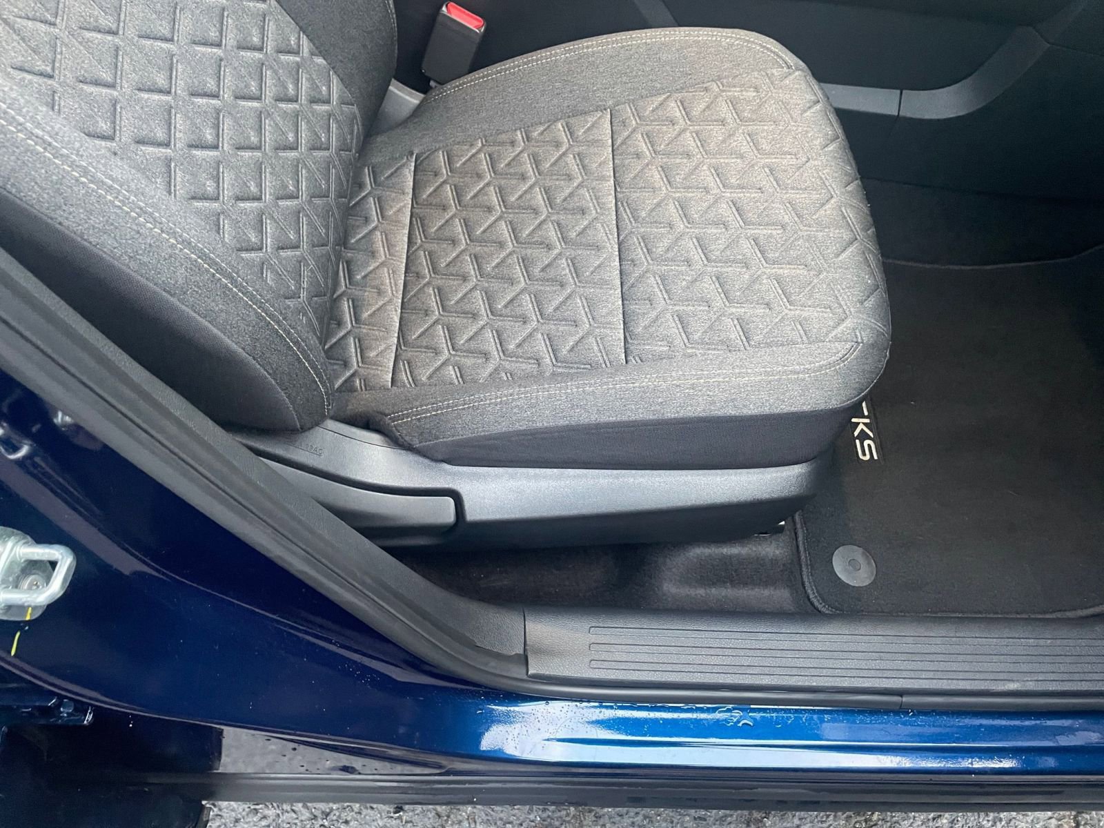 Thumbnail: 2025 Nissan Kicks - 24