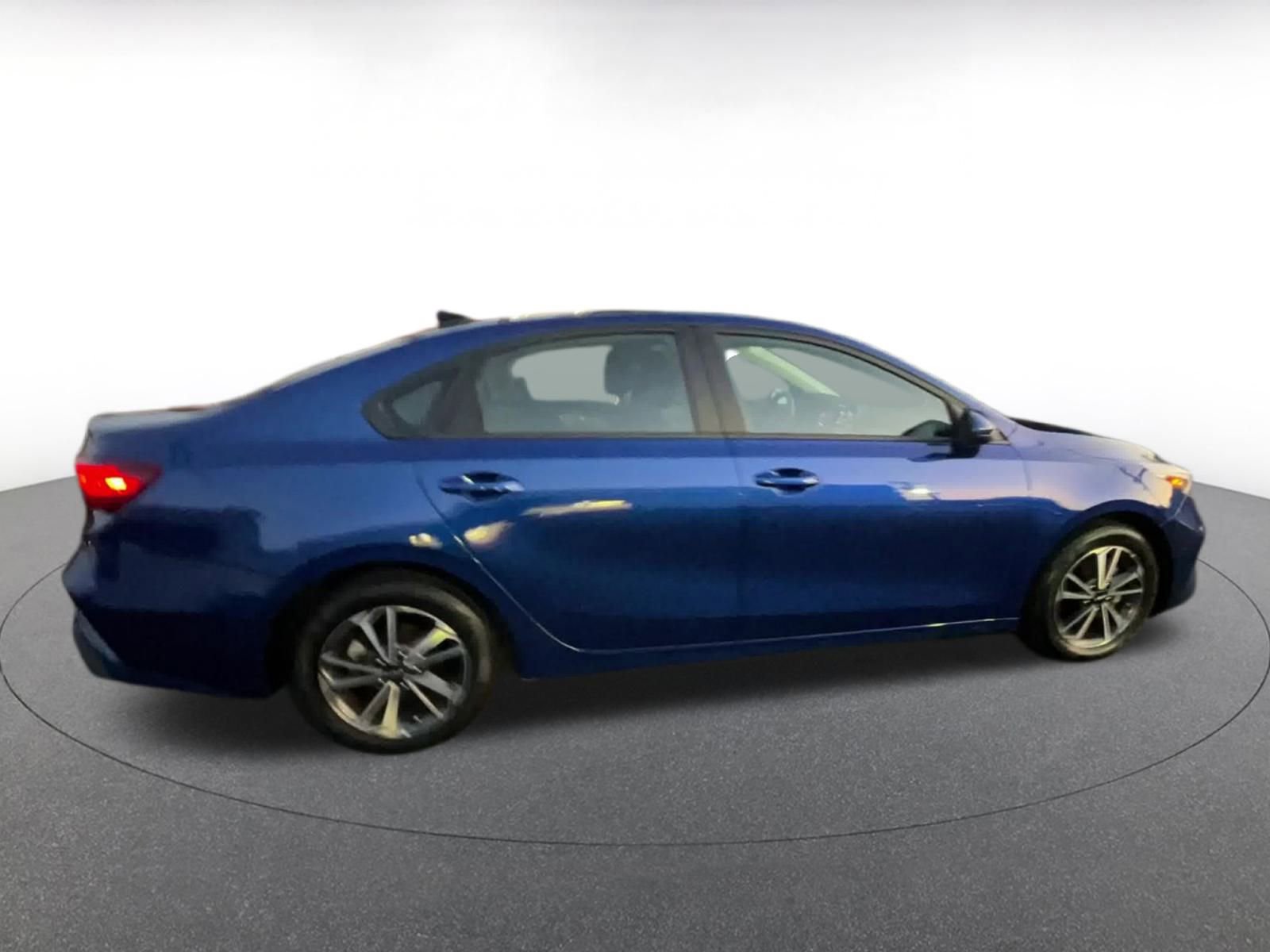 Thumbnail: 2024 Kia Forte - 15
