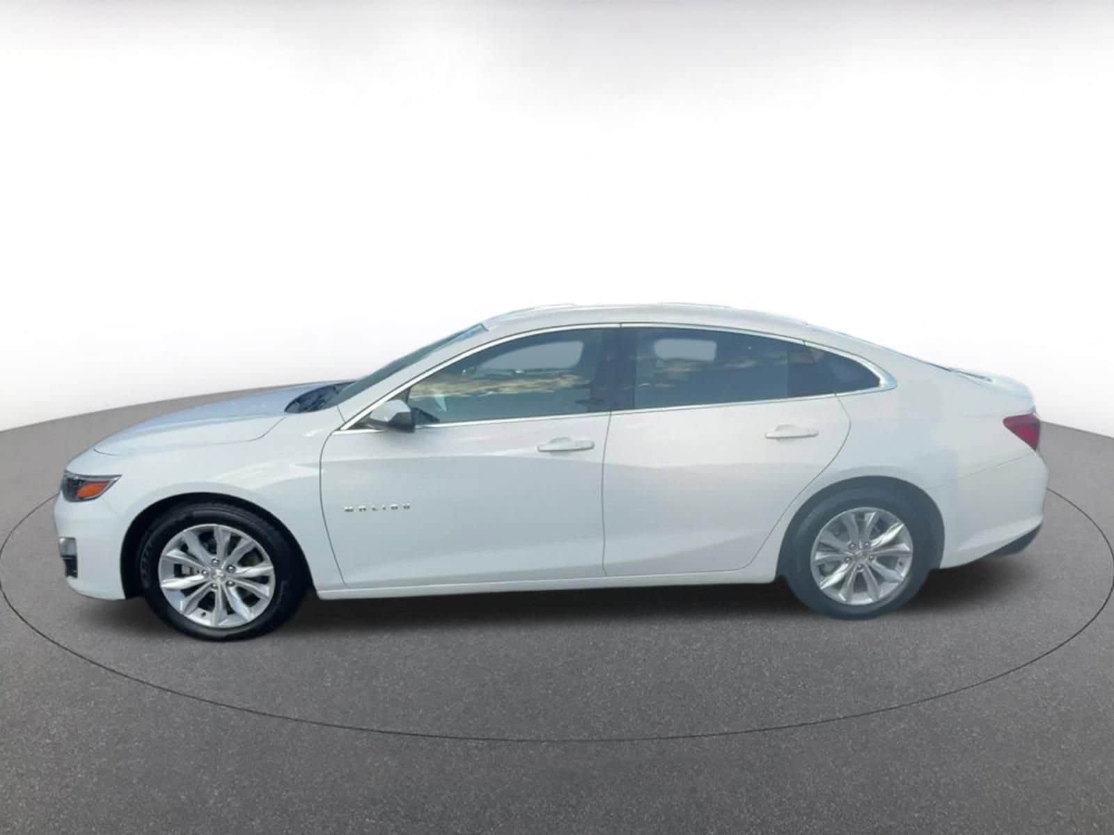Thumbnail: 2023 Chevrolet Malibu - 8
