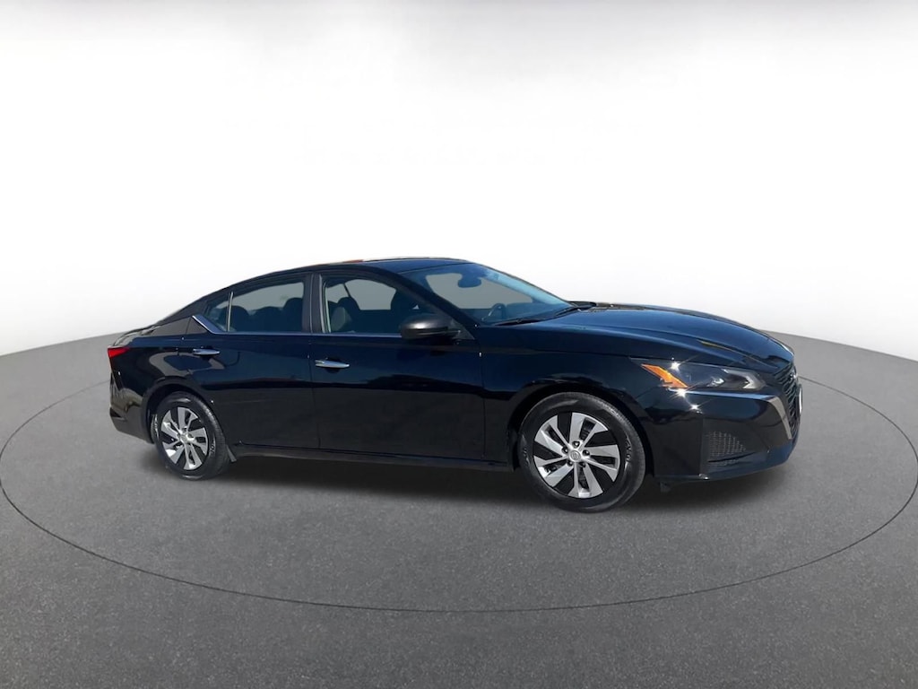 2024 Nissan Altima 2.5 S photo 2