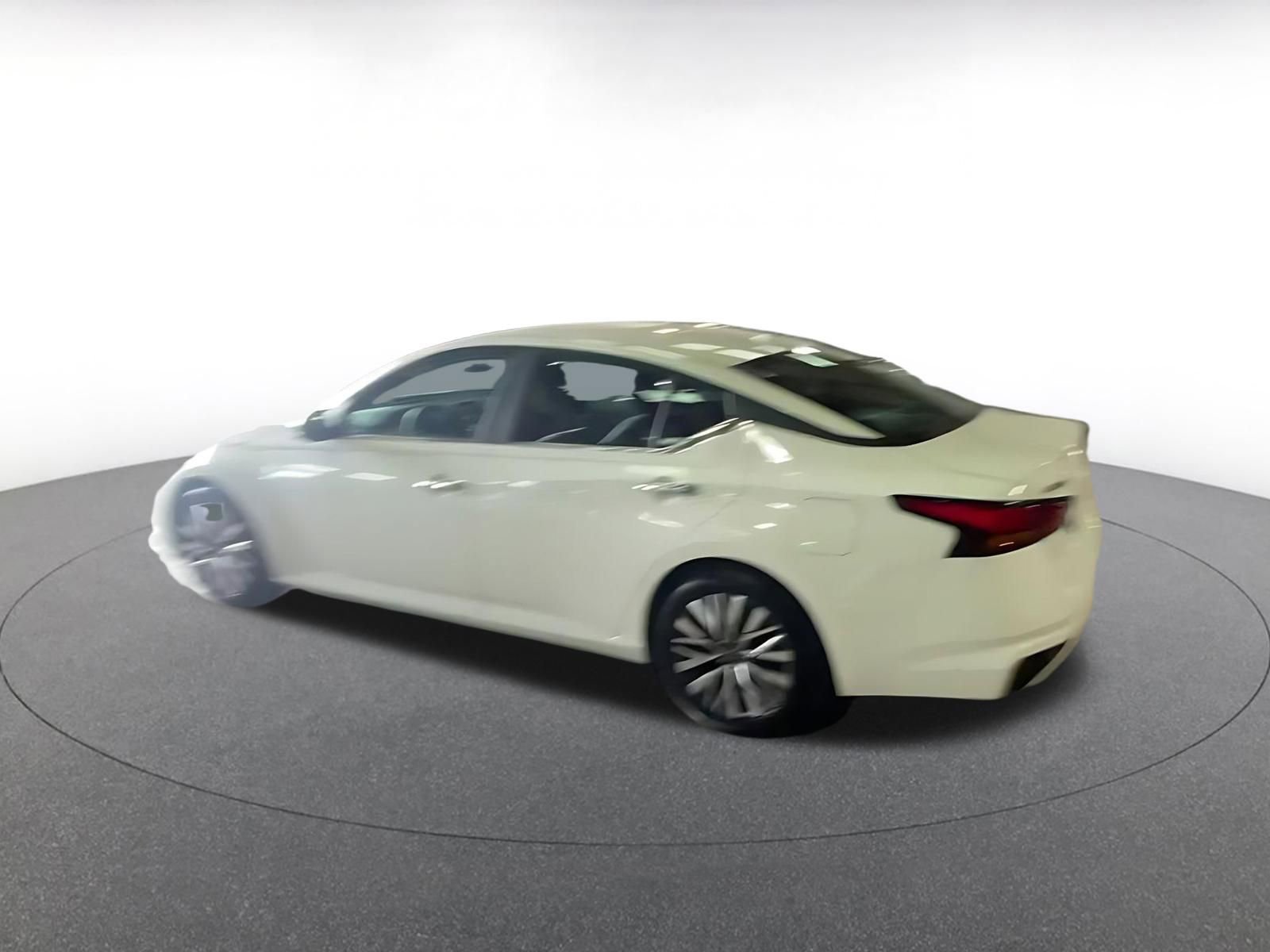 Thumbnail: 2025 Nissan Altima - 10