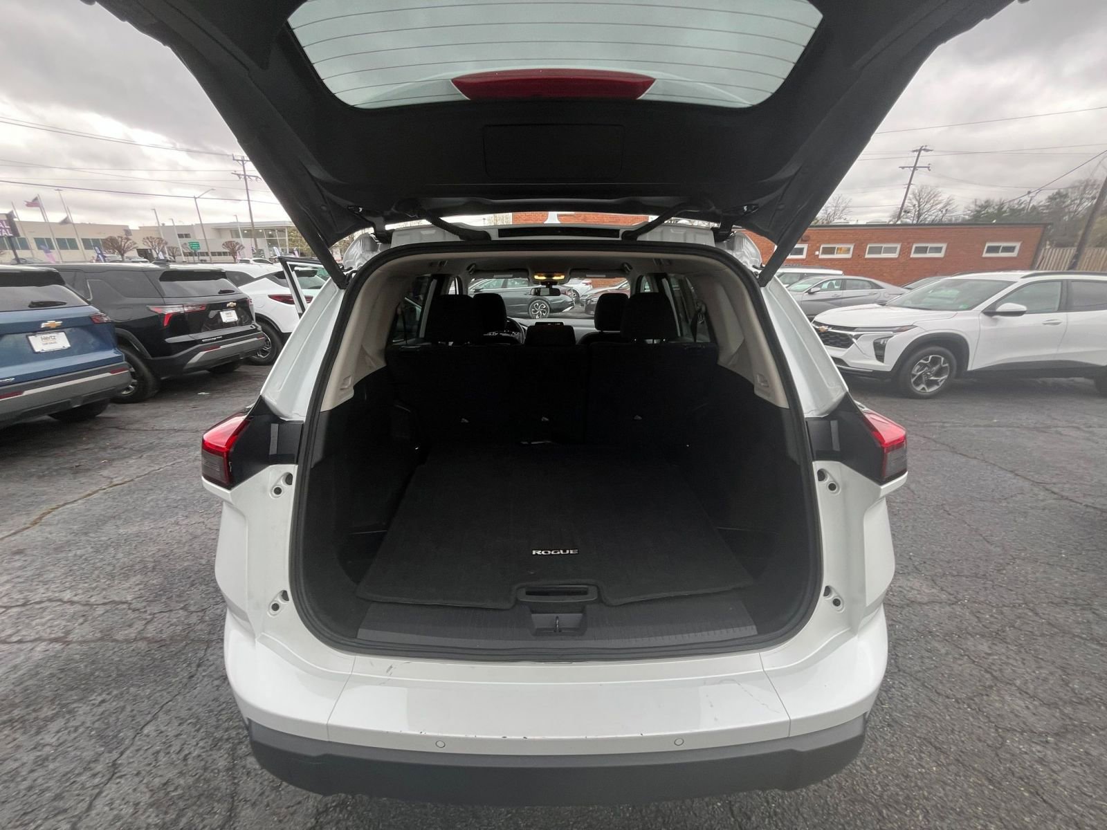 Thumbnail: 2025 Nissan Rogue - 31