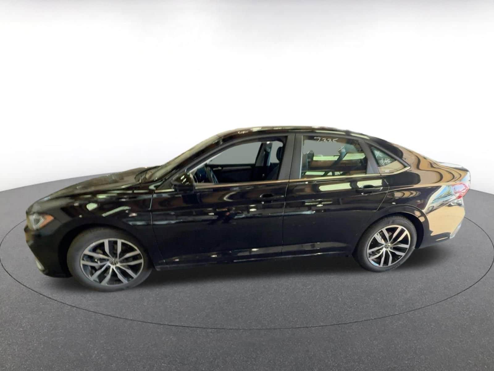 Thumbnail: 2025 Volkswagen Jetta - 4
