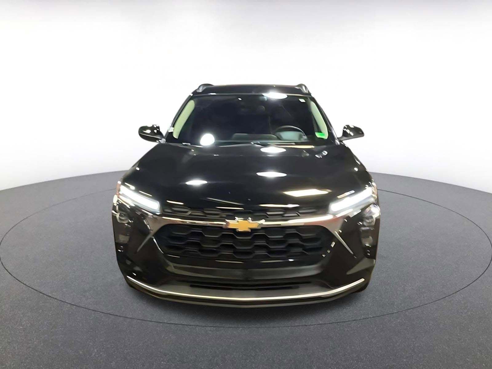 Thumbnail: 2025 Chevrolet Trax - 4