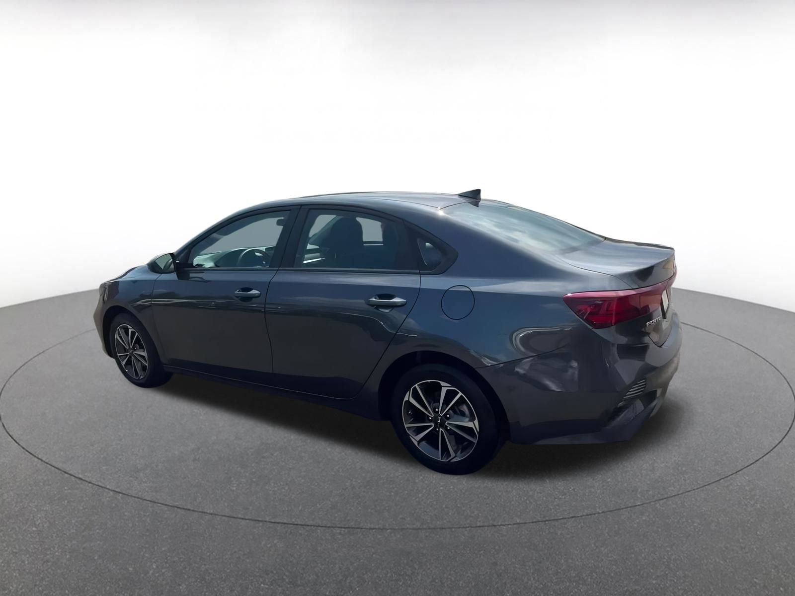 Thumbnail: 2024 Kia Forte - 10