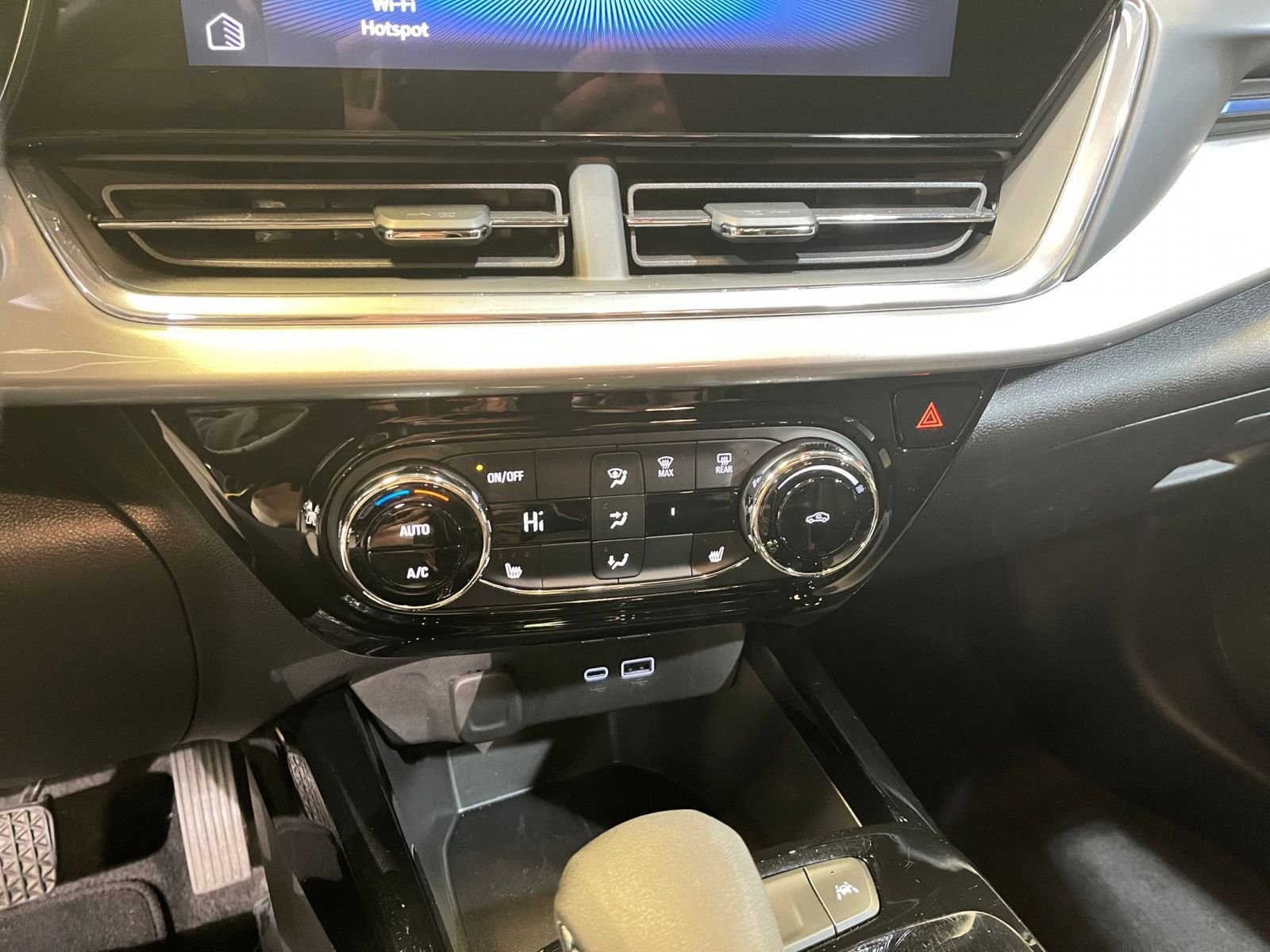 Thumbnail: 2025 Chevrolet Trax - 18