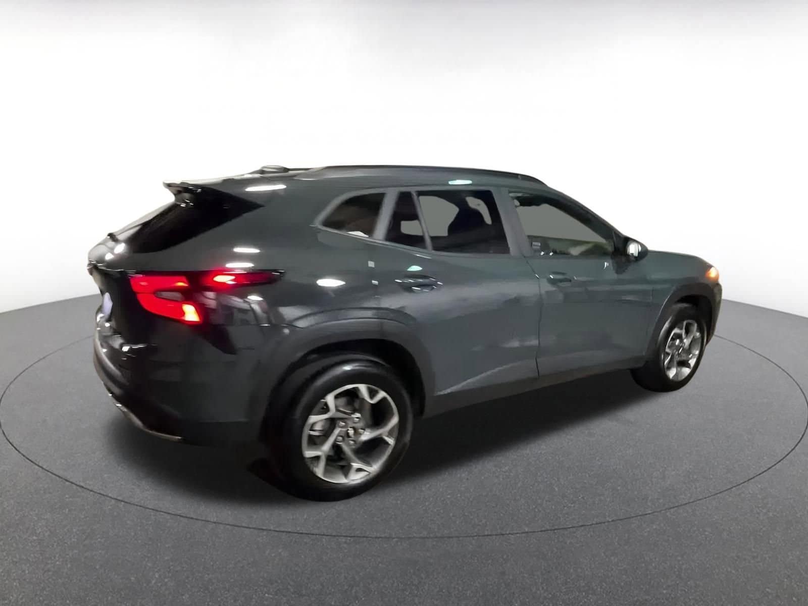 Thumbnail: 2025 Chevrolet Trax - 15