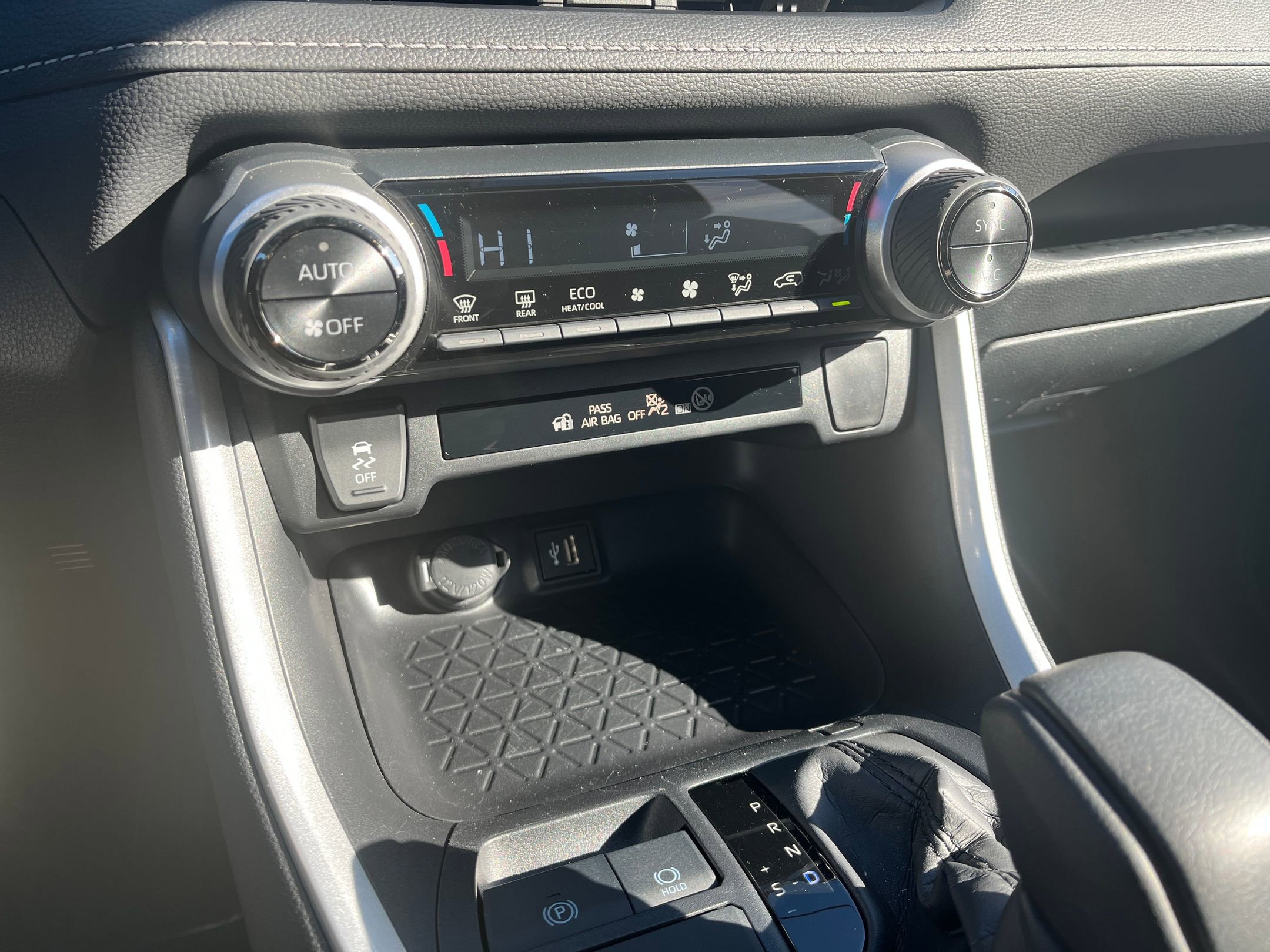 Thumbnail: 2025 Toyota RAV4 - 18