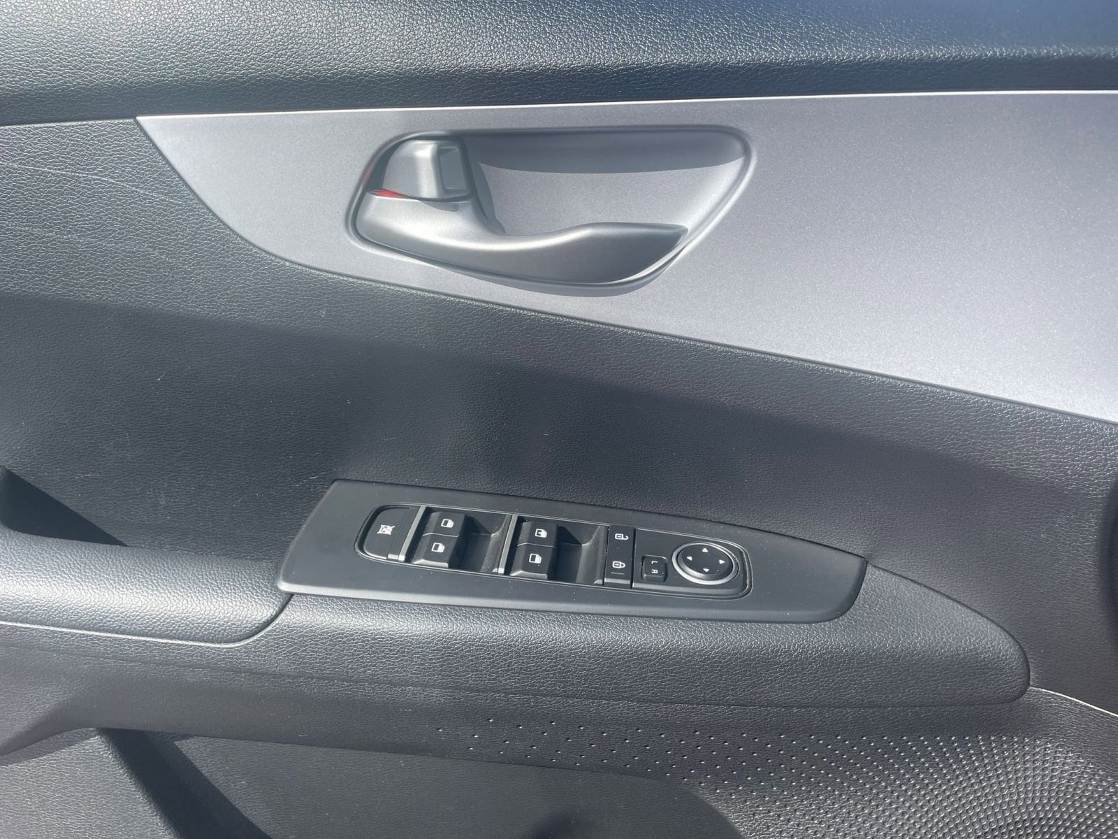 Thumbnail: 2024 Kia Forte - 20