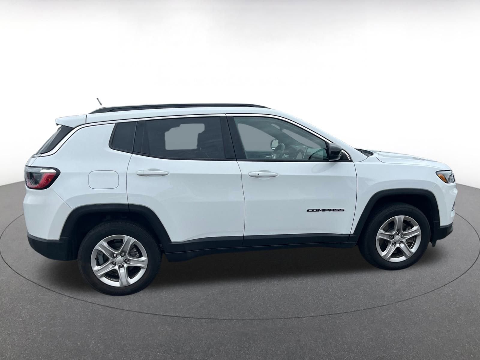 Thumbnail: 2023 Jeep Compass - 8