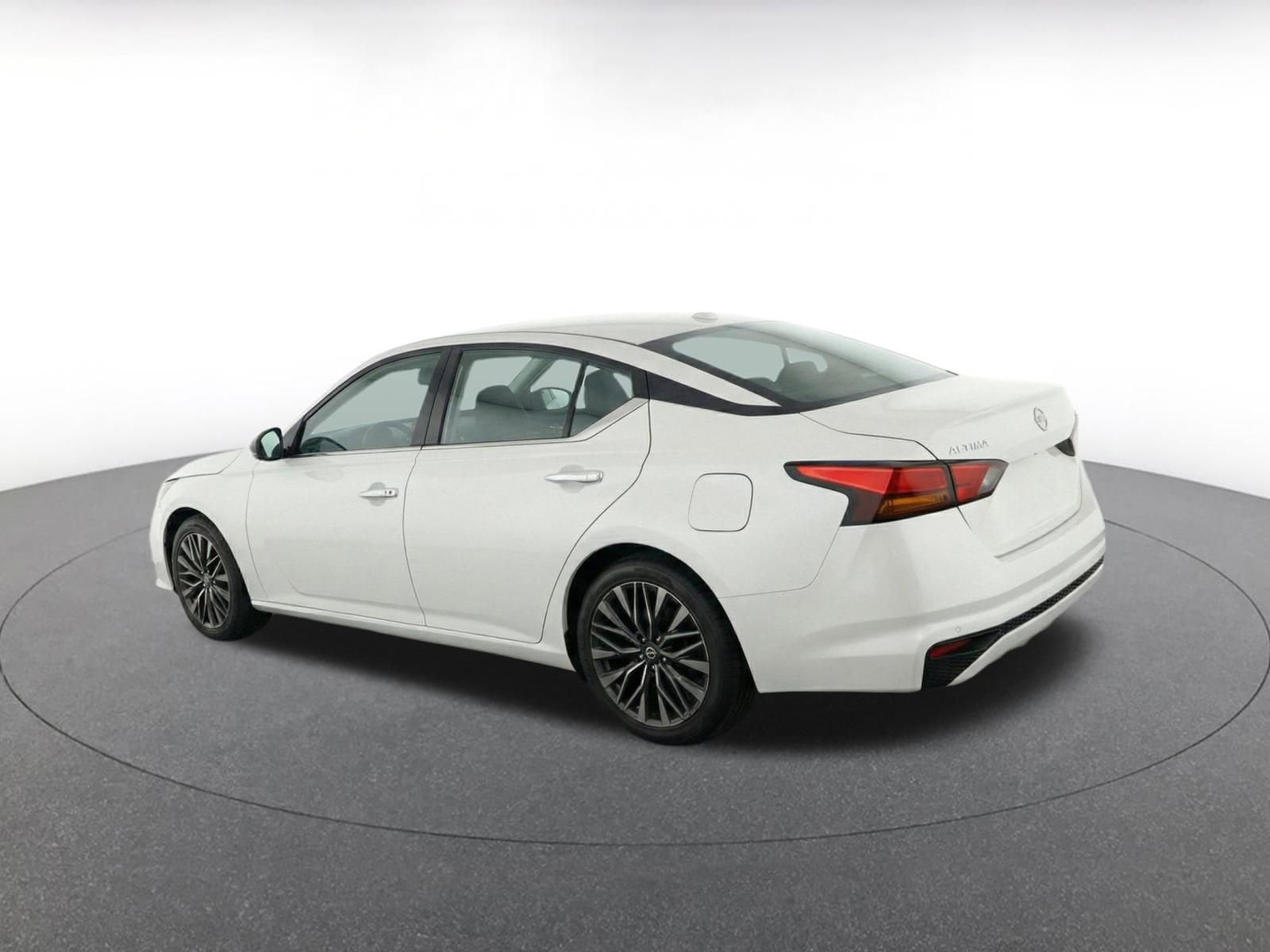 Thumbnail: 2025 Nissan Altima - 7