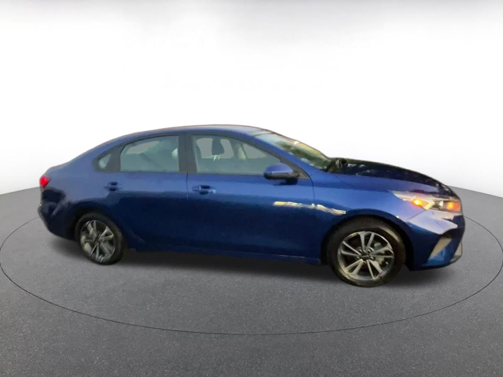 Thumbnail: 2024 Kia Forte - 16
