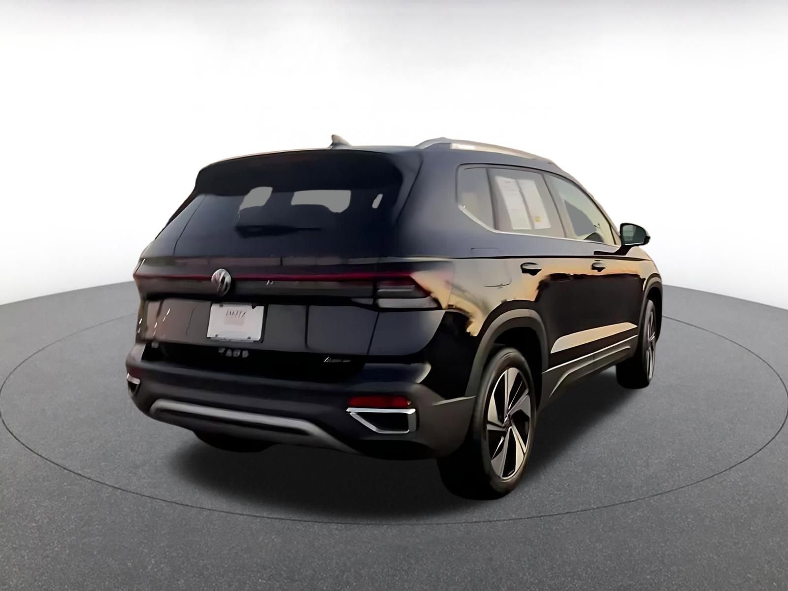 Thumbnail: 2025 Volkswagen Taos - 14