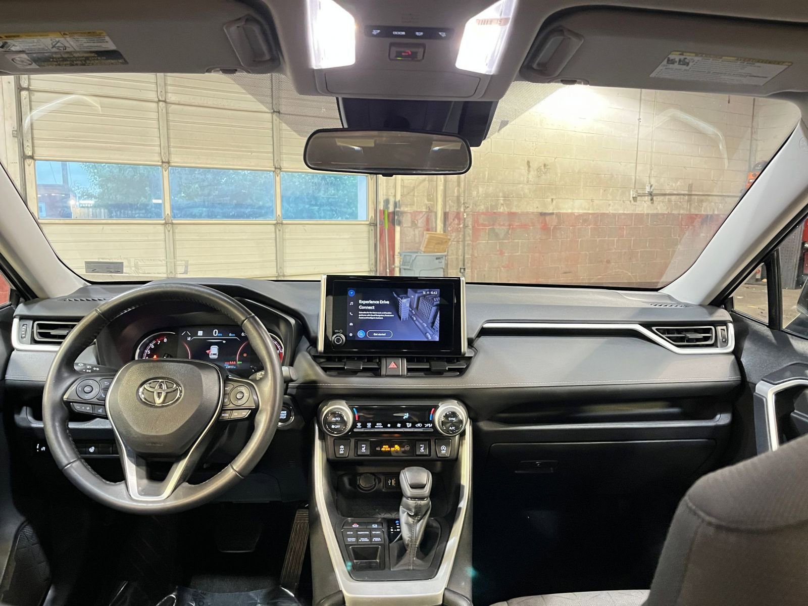 Thumbnail: 2024 Toyota RAV4 - 34