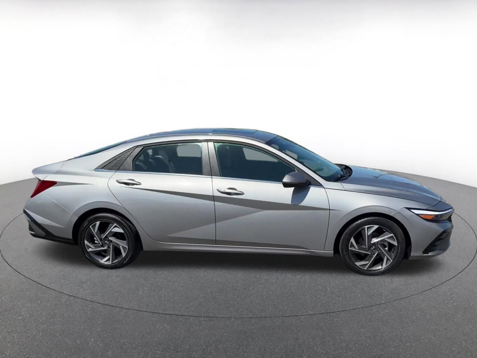 Thumbnail: 2025 Hyundai Elantra - 16