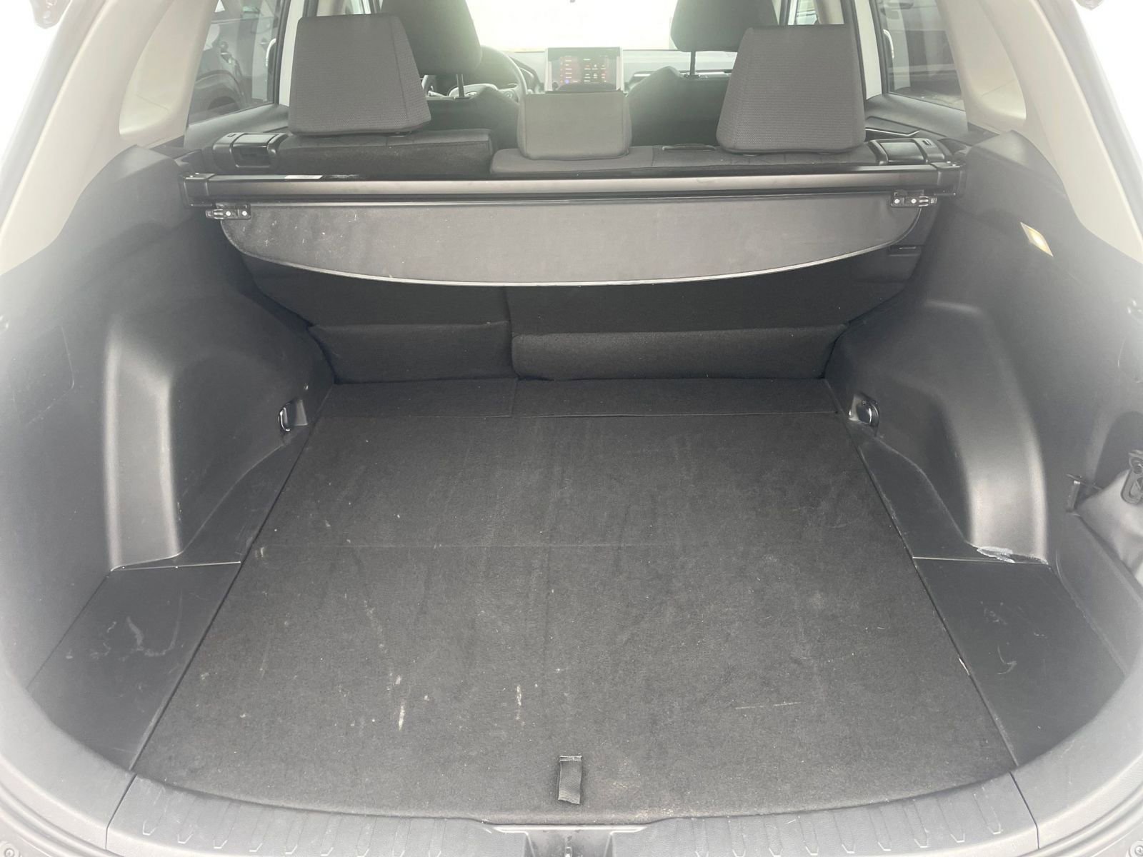 Thumbnail: 2025 Toyota RAV4 - 31