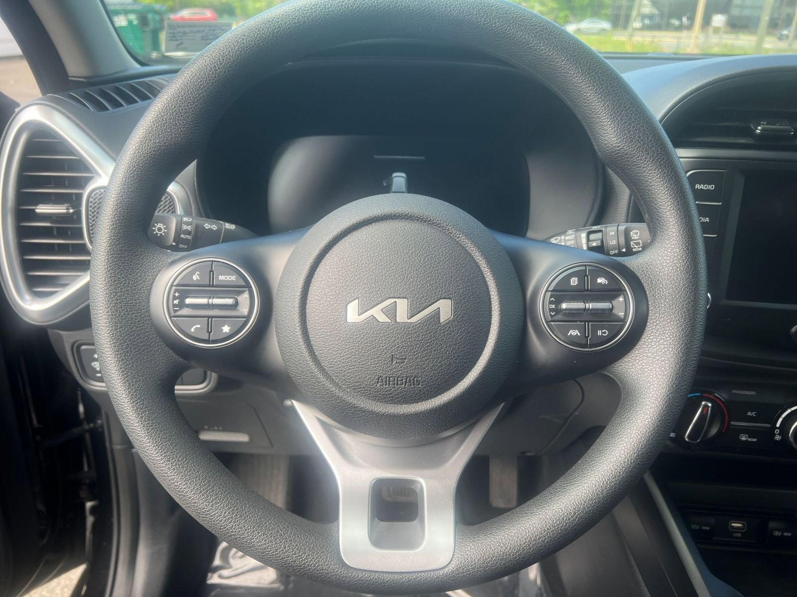 Thumbnail: 2025 Kia Soul - 25