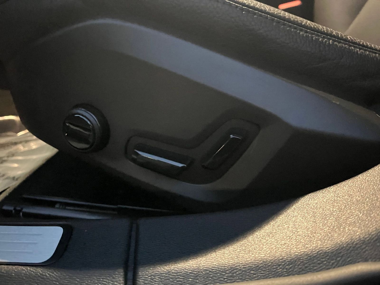 Thumbnail: 2025 Volvo S60 - 23