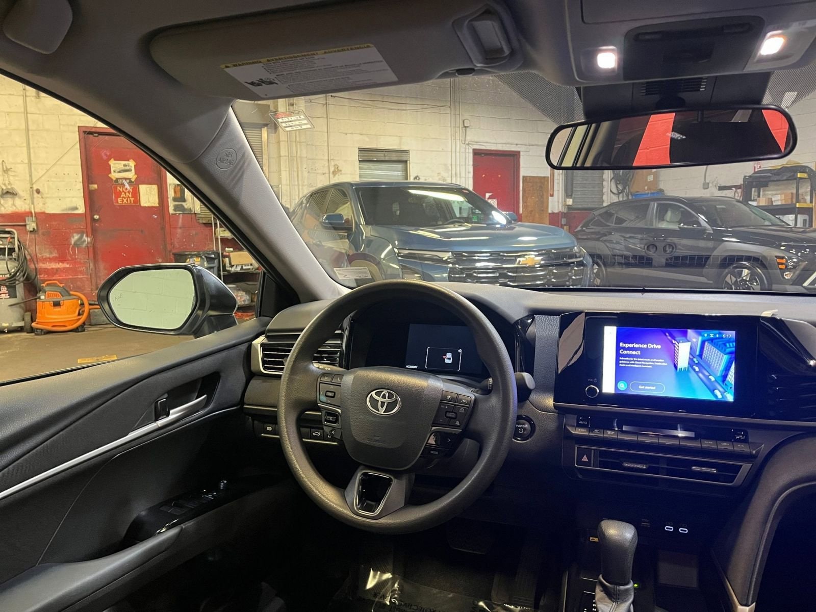 Thumbnail: 2025 Toyota Camry - 33