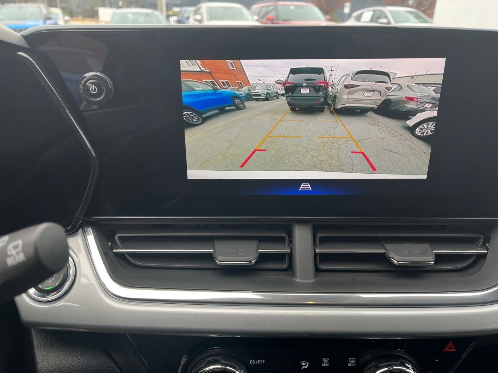 Thumbnail: 2025 Chevrolet Trax - 17