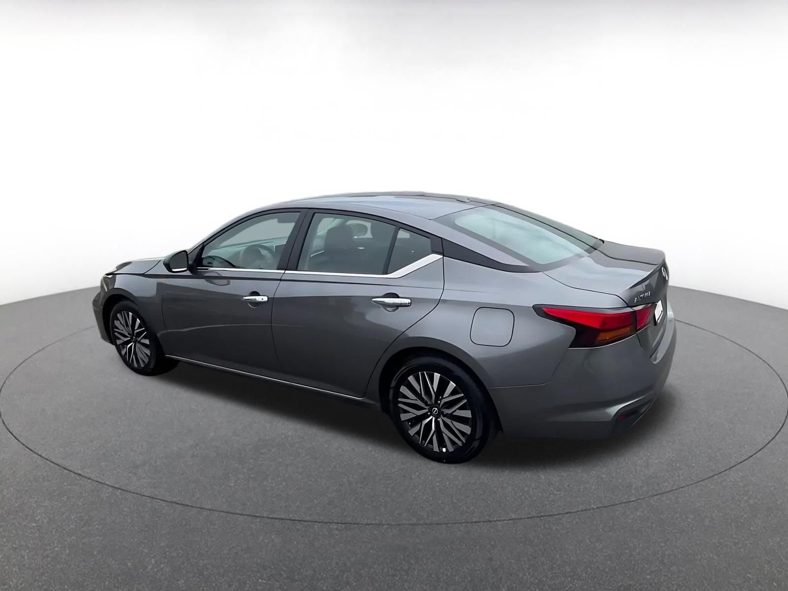 Thumbnail: 2025 Nissan Altima - 10