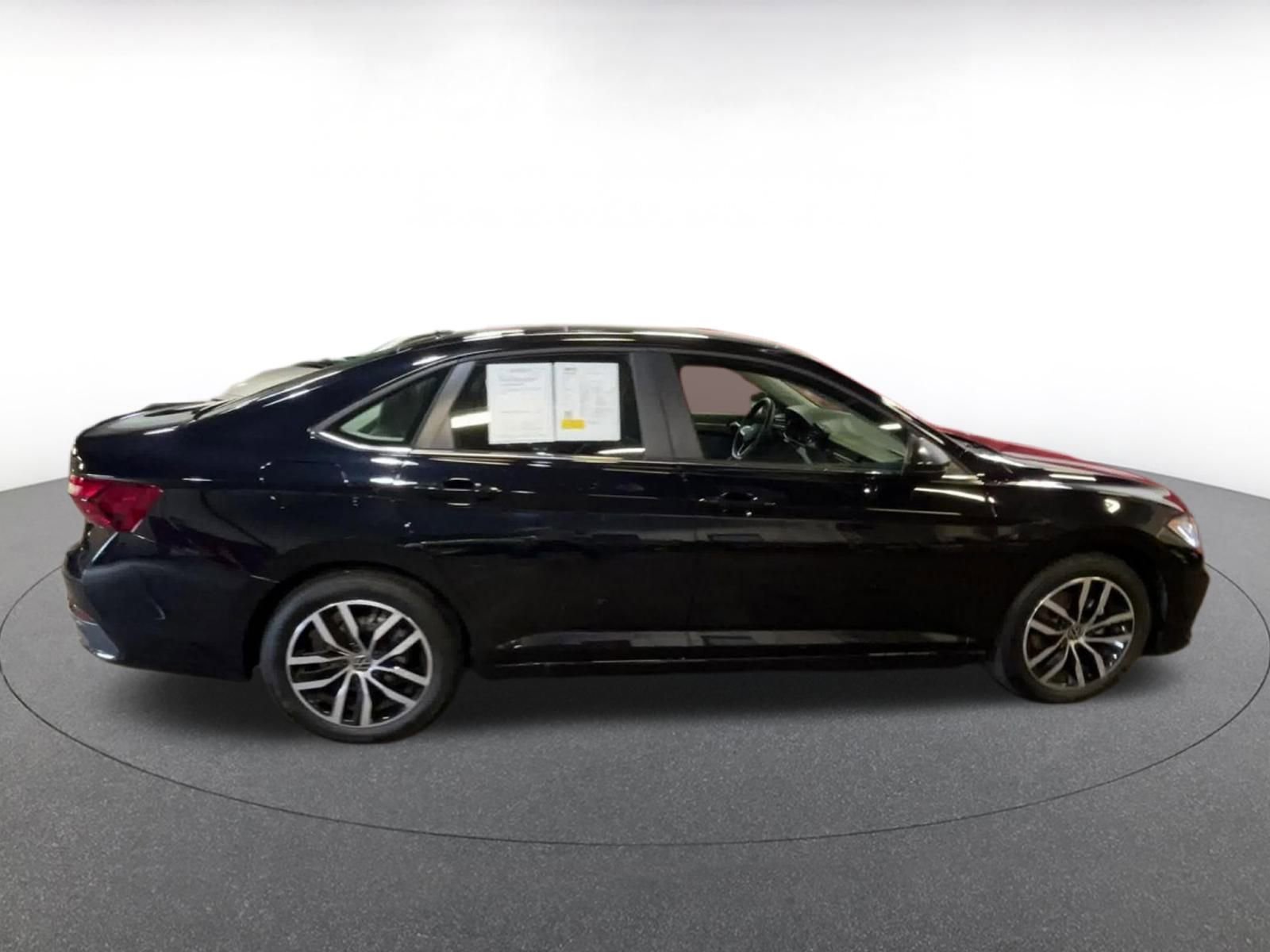 Thumbnail: 2025 Volkswagen Jetta - 15