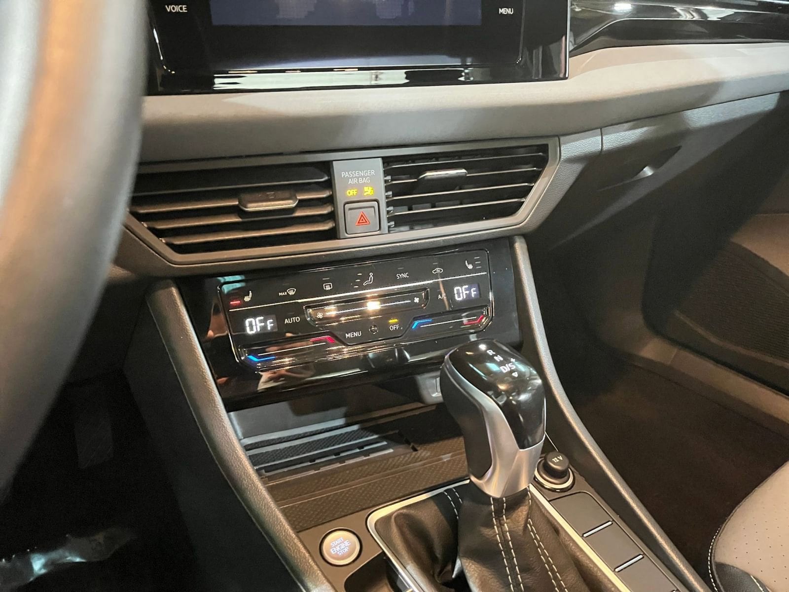 Thumbnail: 2025 Volkswagen Jetta - 18