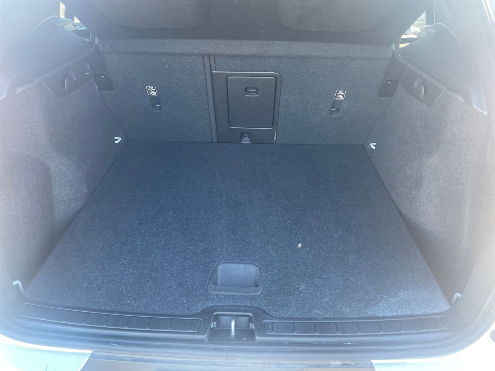 Thumbnail: 2024 Volvo XC40 - 31