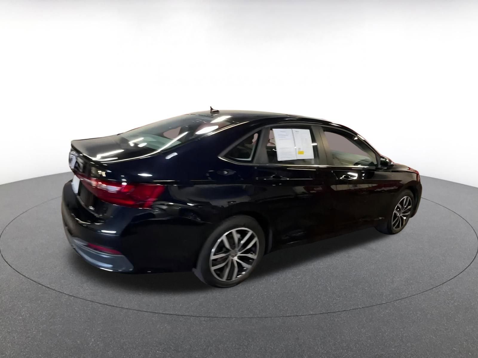 Thumbnail: 2025 Volkswagen Jetta - 12