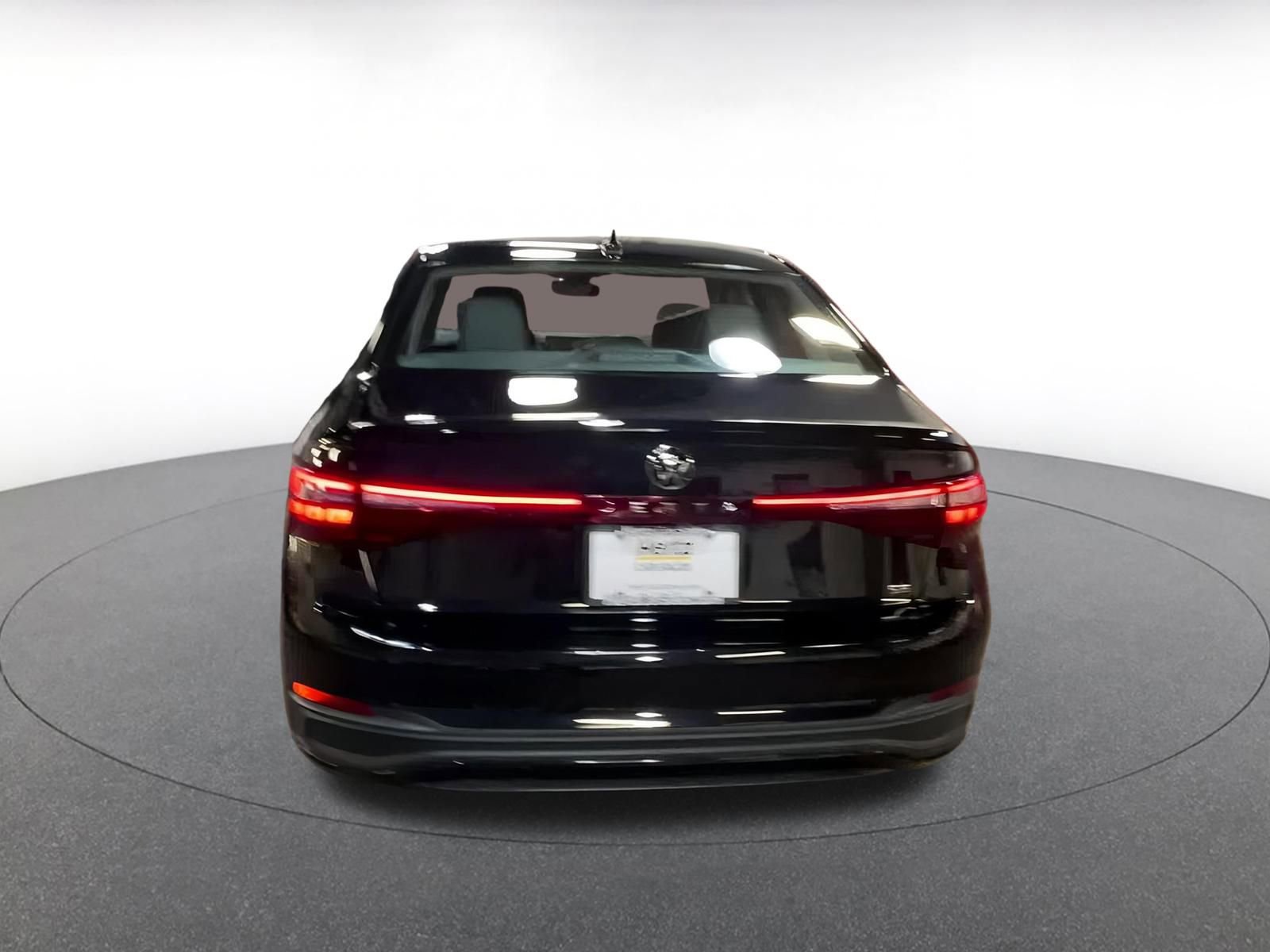 Thumbnail: 2025 Volkswagen Jetta - 12