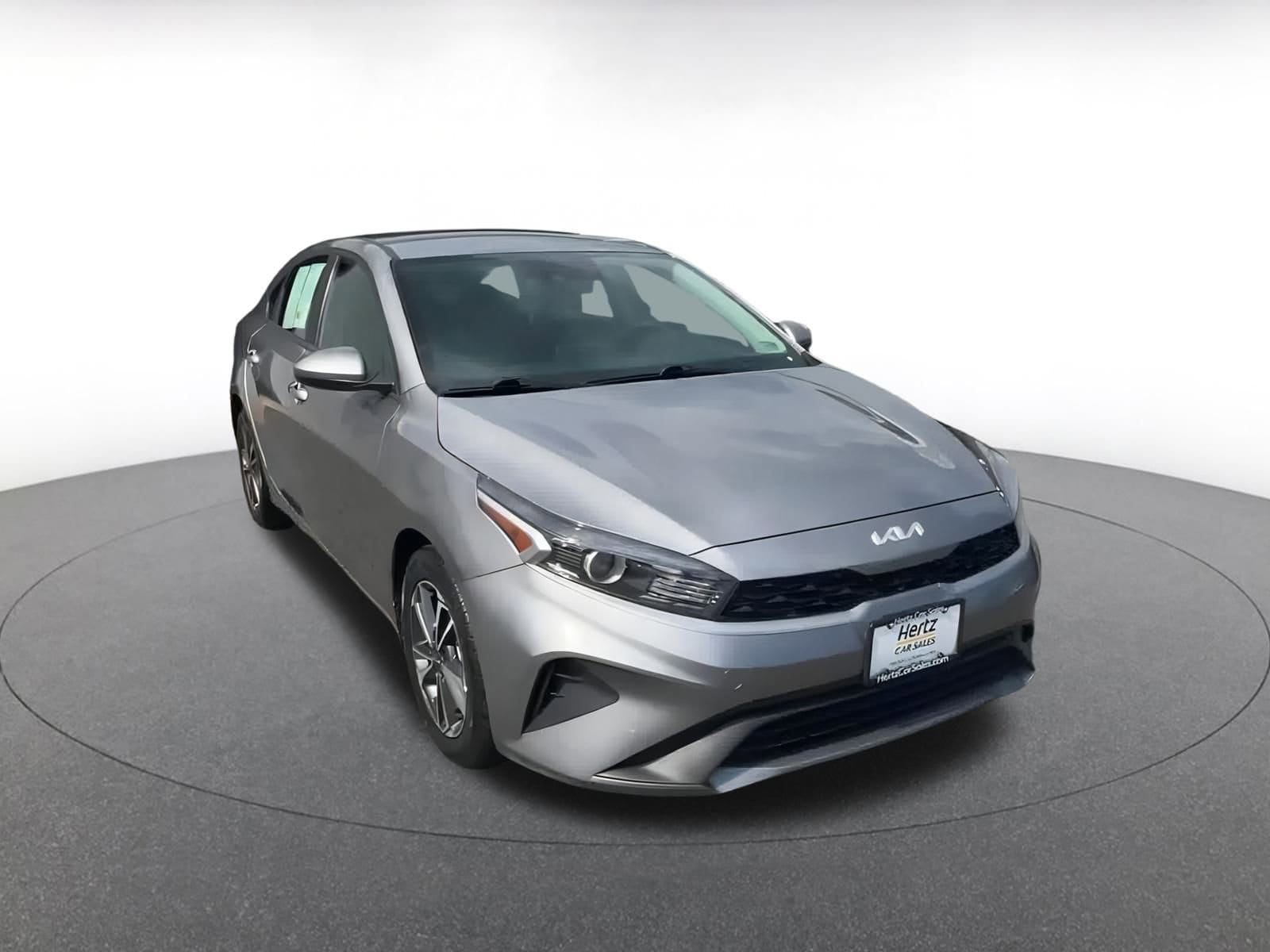 Thumbnail: 2024 Kia Forte - 3