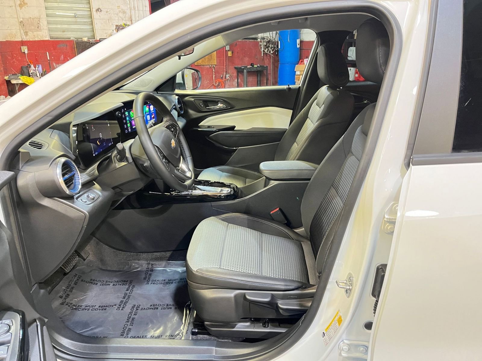 Thumbnail: 2025 Chevrolet Trax - 27