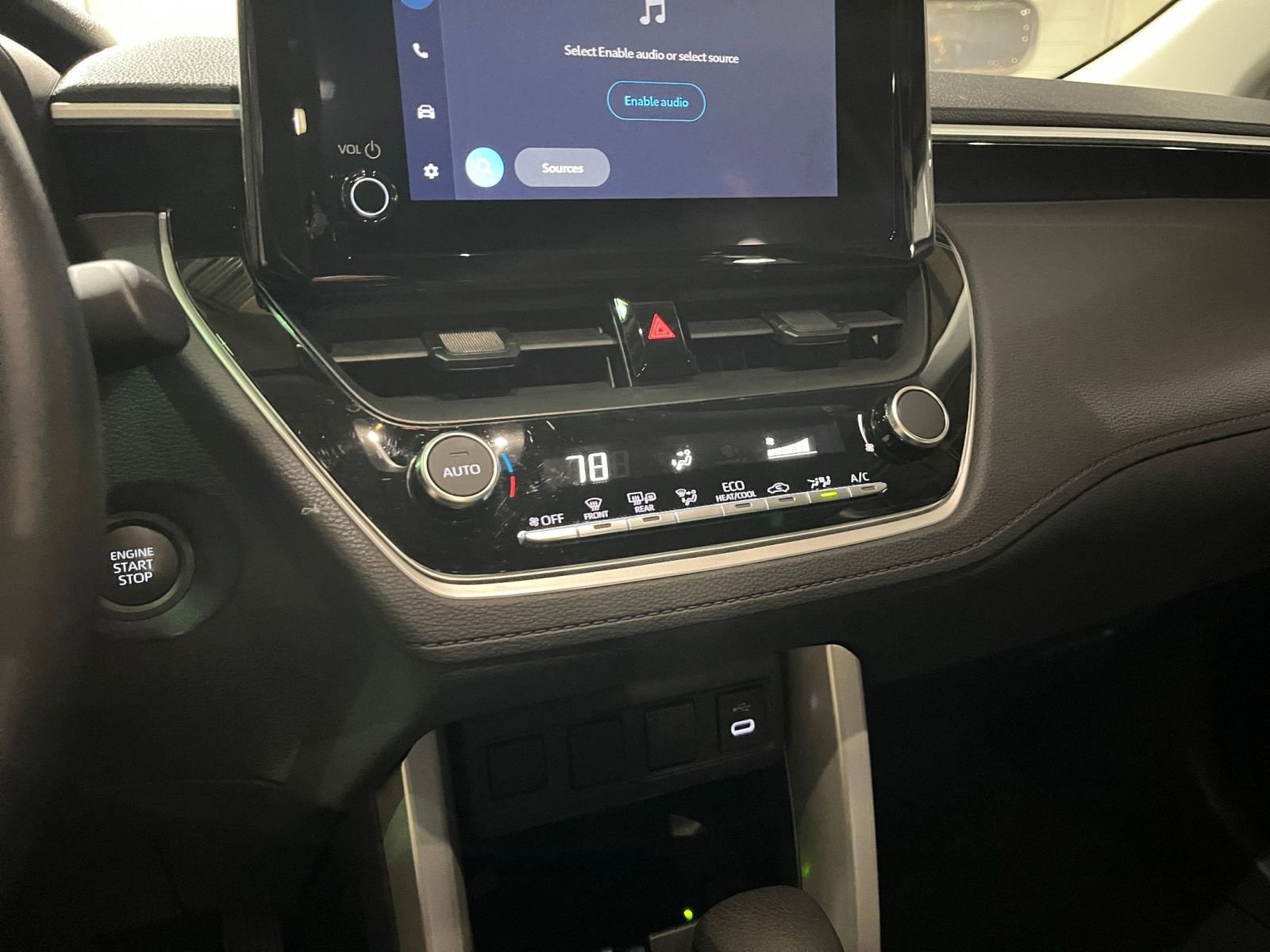 Thumbnail: 2025 Toyota Corolla Cross - 18