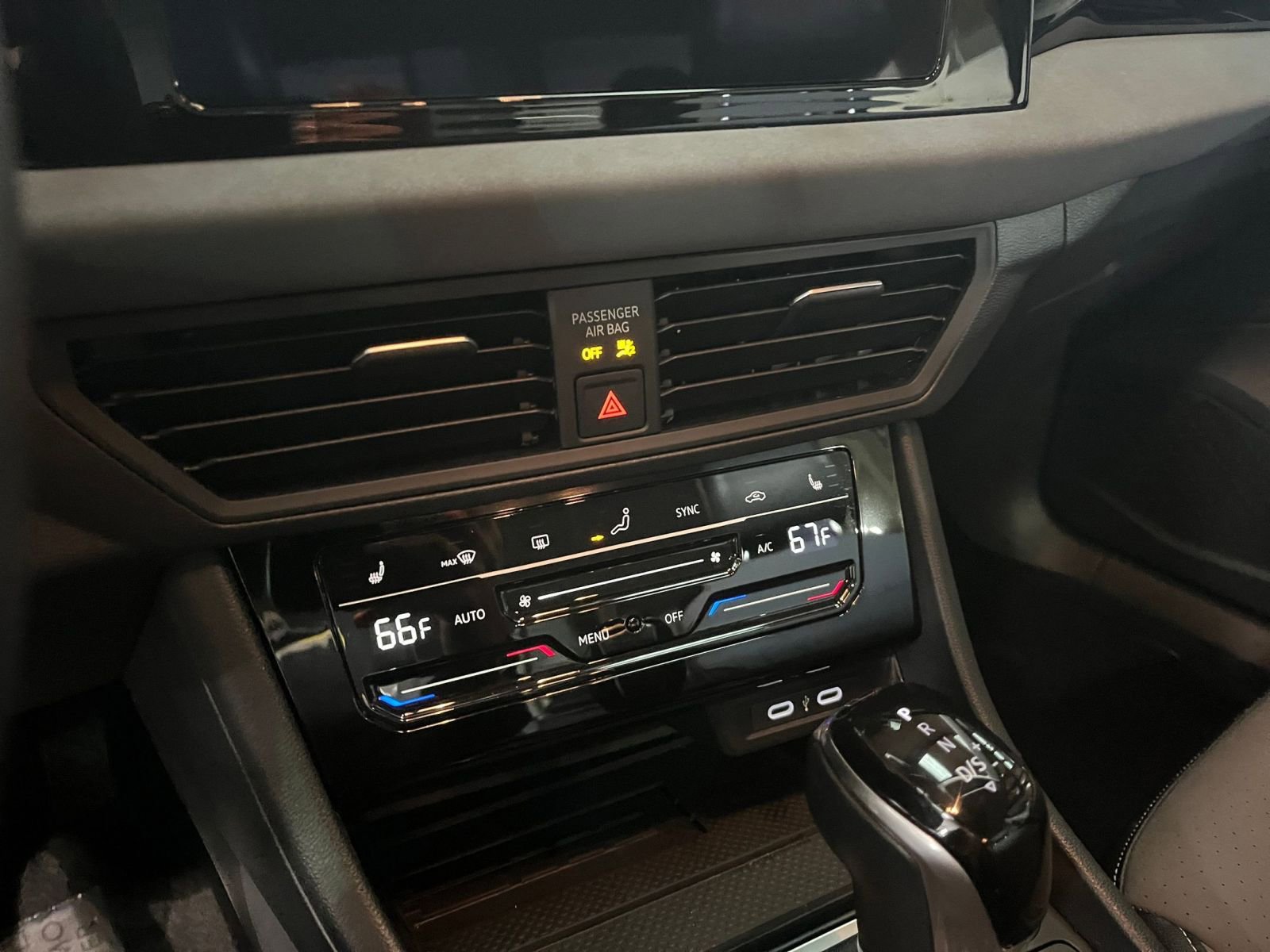 Thumbnail: 2025 Volkswagen Jetta - 18