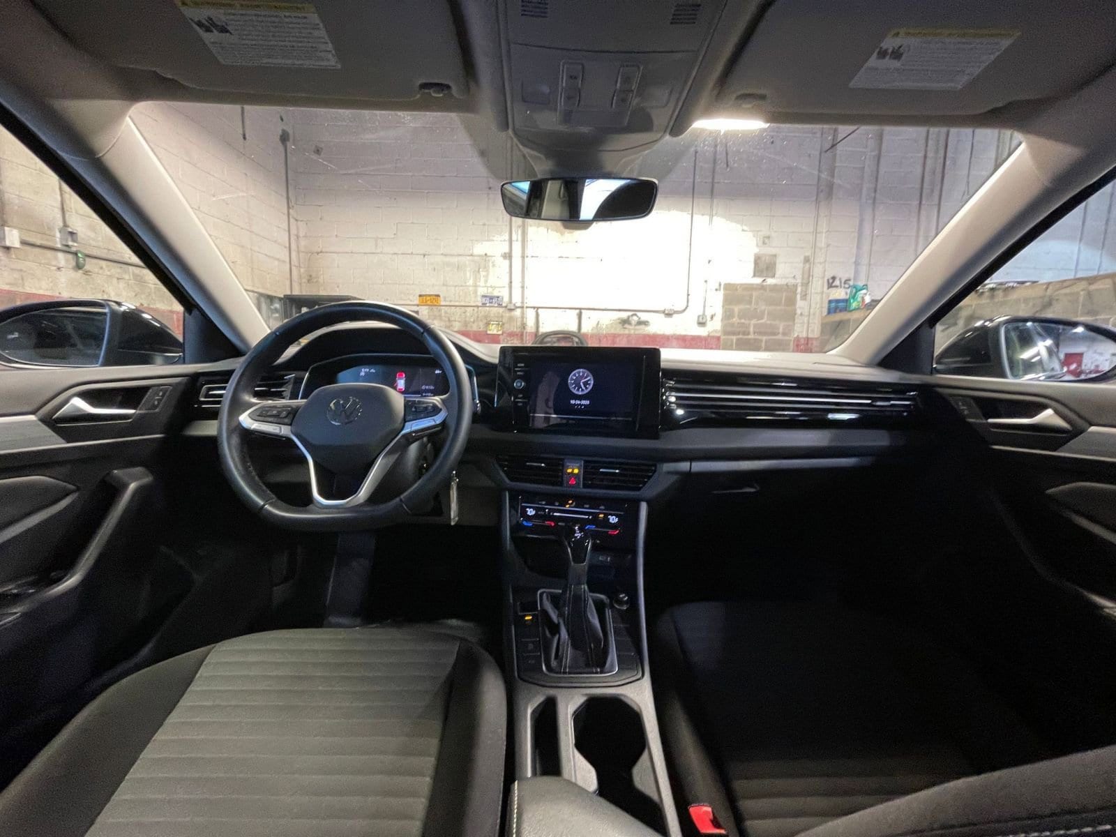 Thumbnail: 2025 Volkswagen Jetta - 31