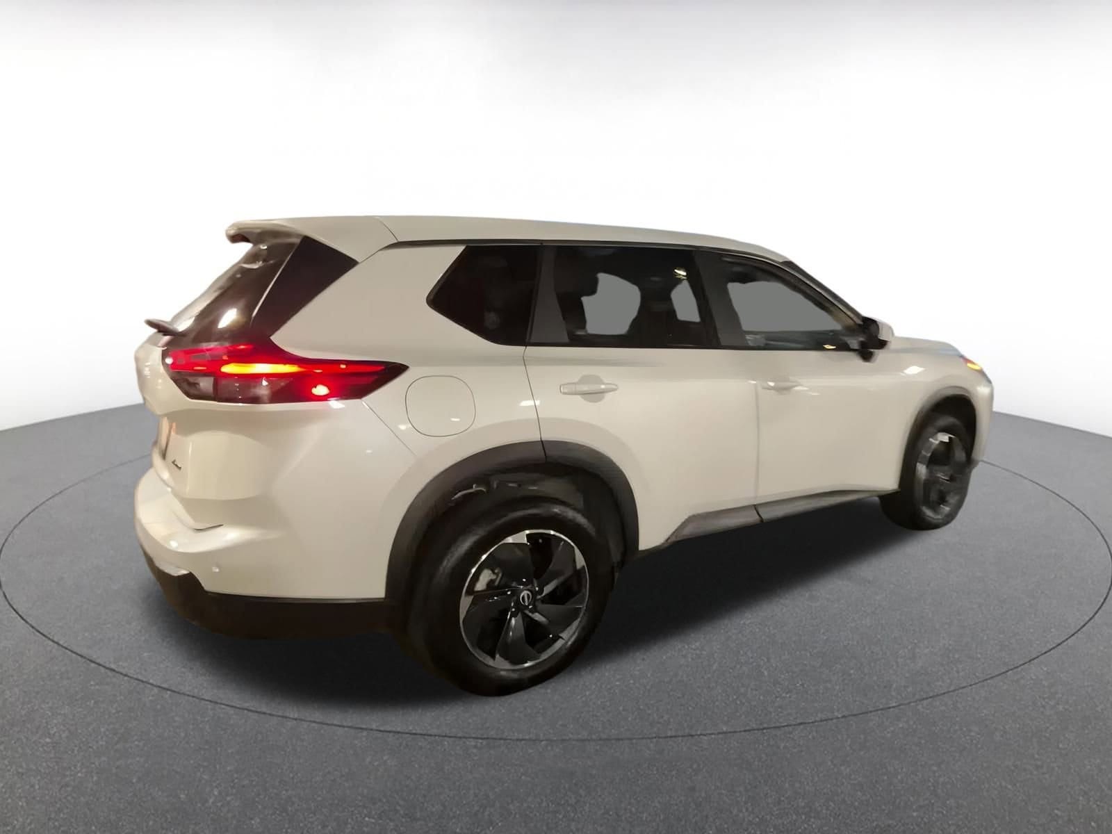 Thumbnail: 2024 Nissan Rogue - 15