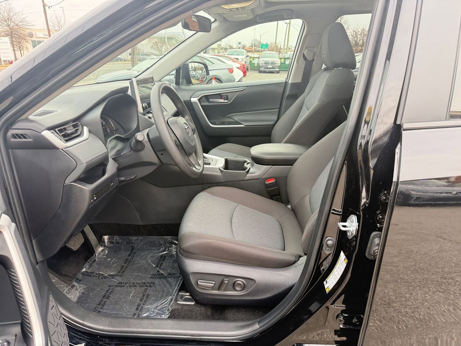 Thumbnail: 2025 Toyota RAV4 - 27