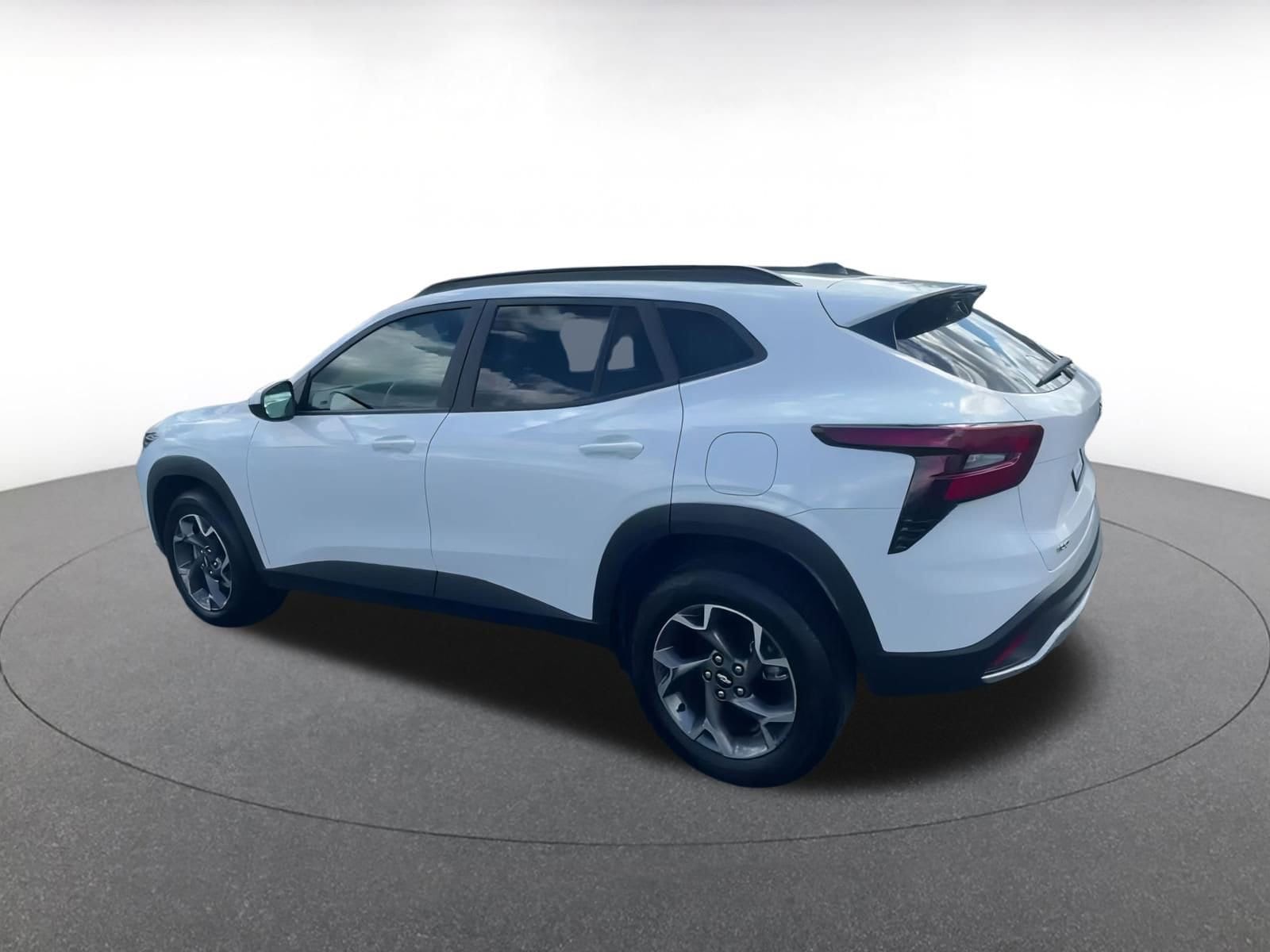 Thumbnail: 2024 Chevrolet Trax - 10