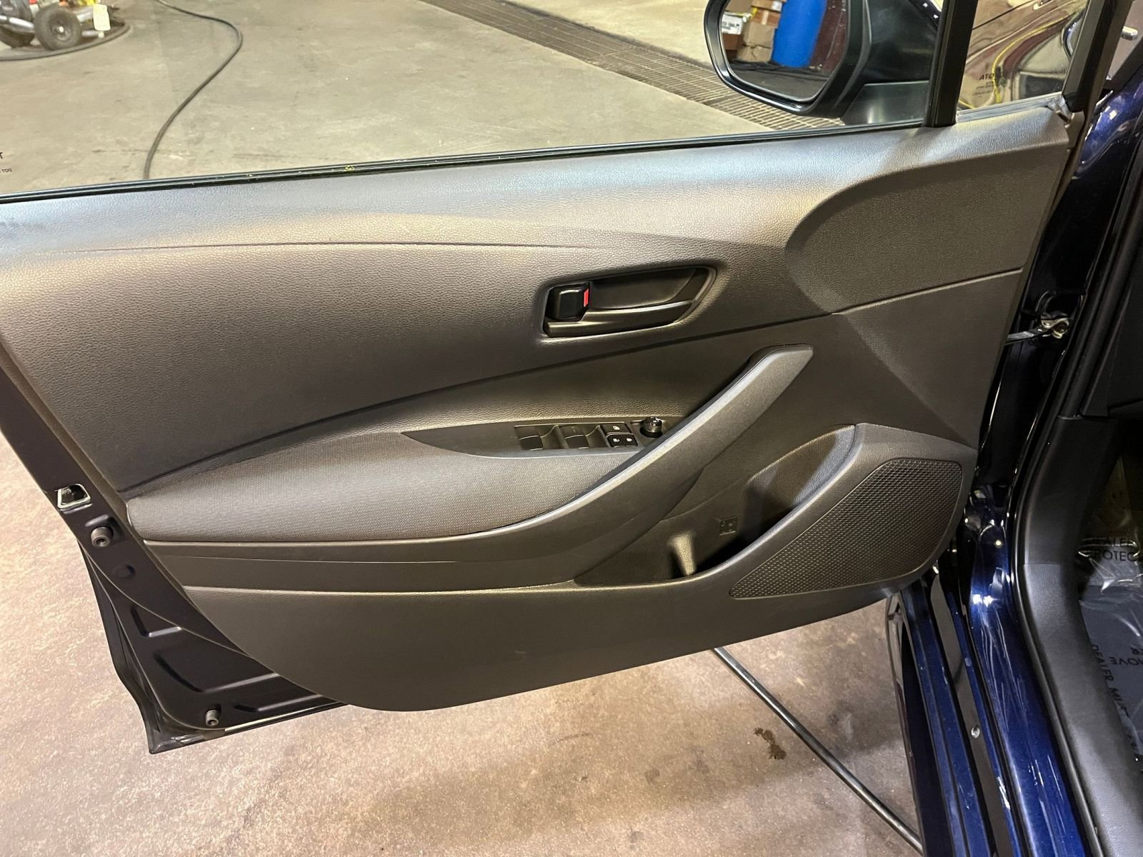 Thumbnail: 2025 Toyota Corolla - 20