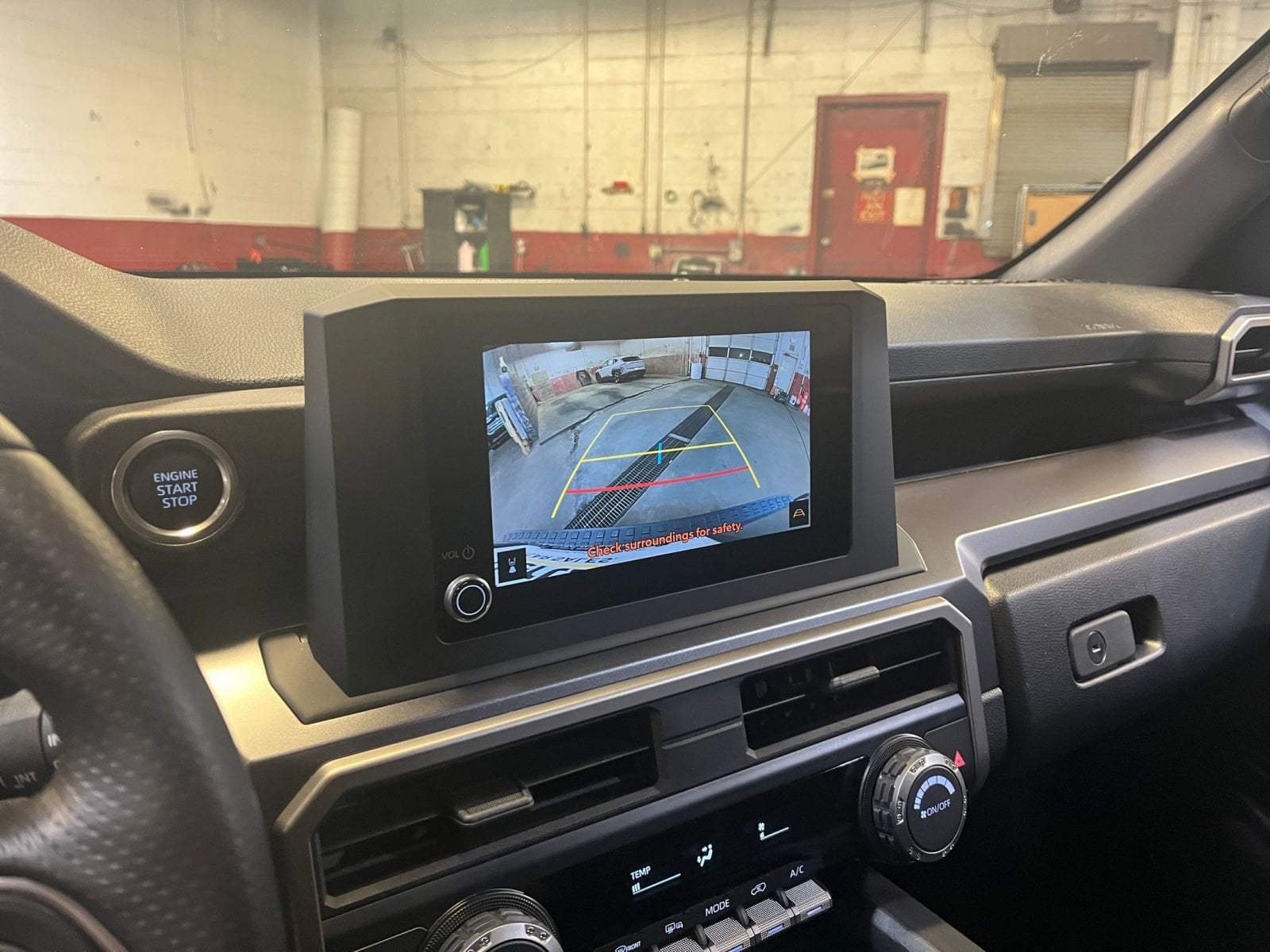 Thumbnail: 2025 Toyota 4Runner - 17