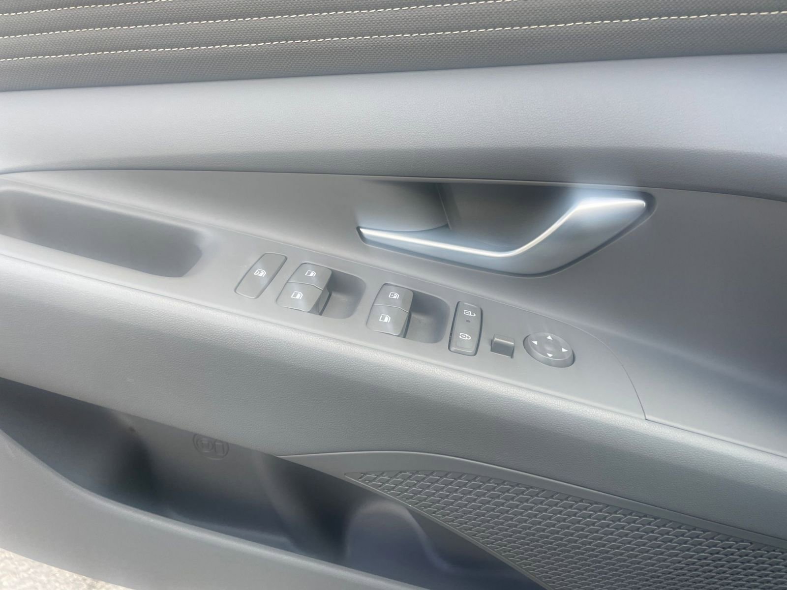 Thumbnail: 2025 Hyundai Elantra - 18