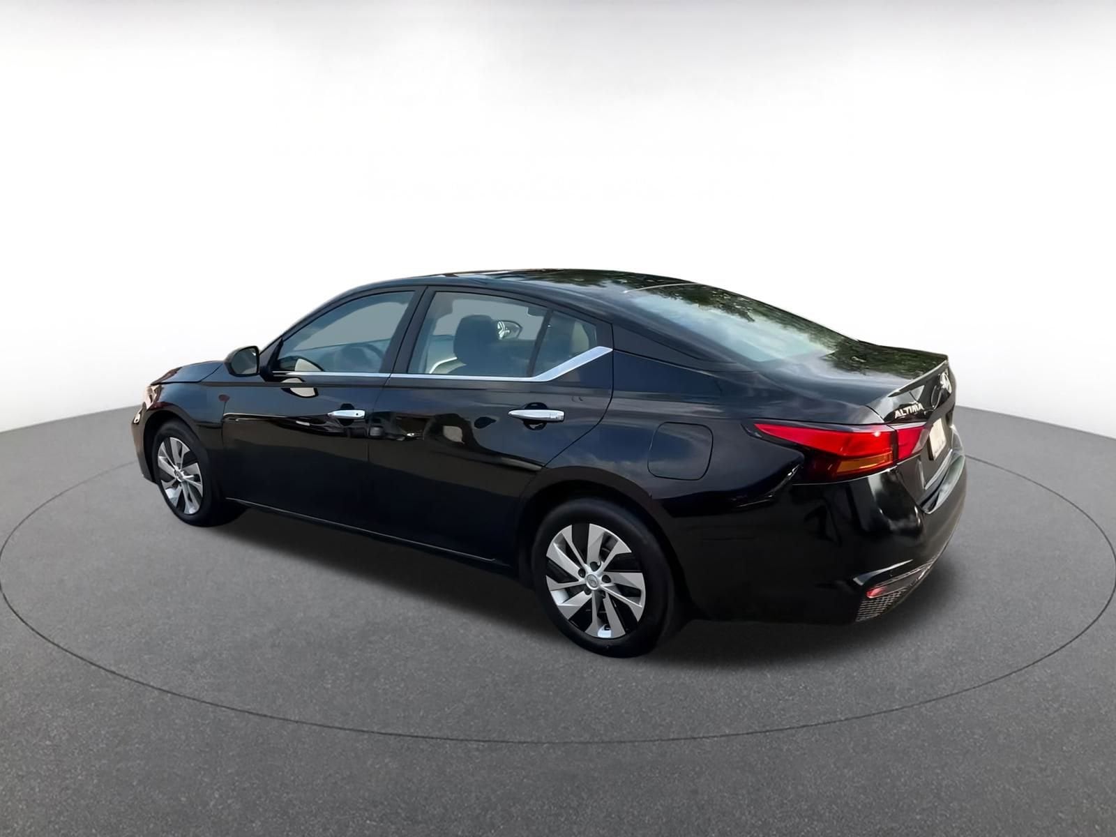 Thumbnail: 2024 Nissan Altima - 10