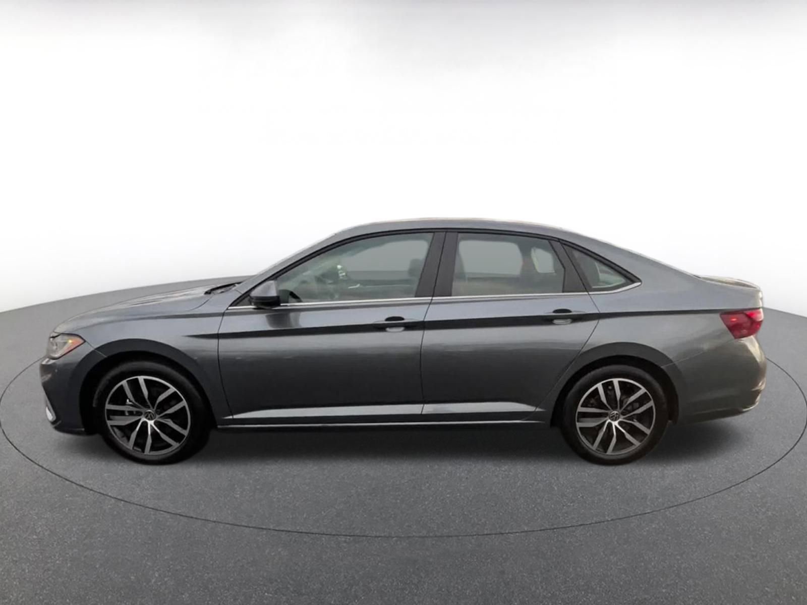 Thumbnail: 2025 Volkswagen Jetta - 9